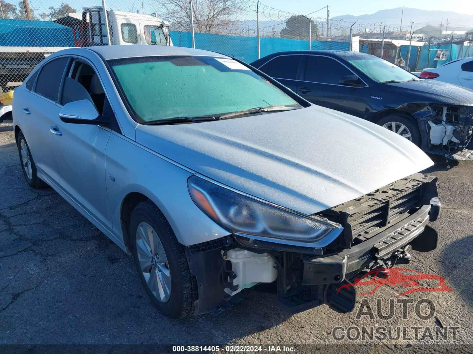 HYUNDAI SONATA HYBRID 2018 - KMHE24L39JA081682