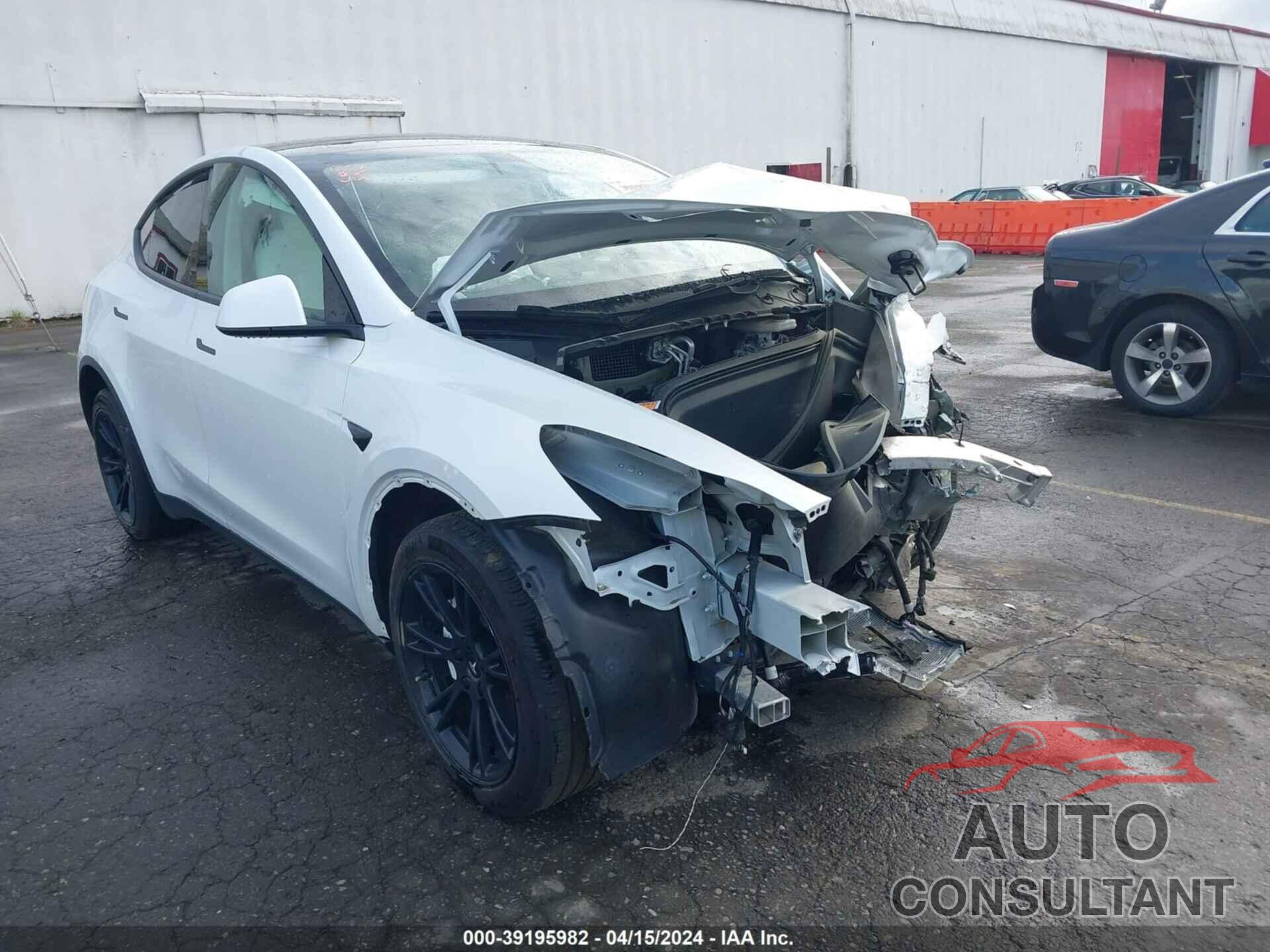 TESLA MODEL Y 2021 - 5YJYGDEEXMF096513