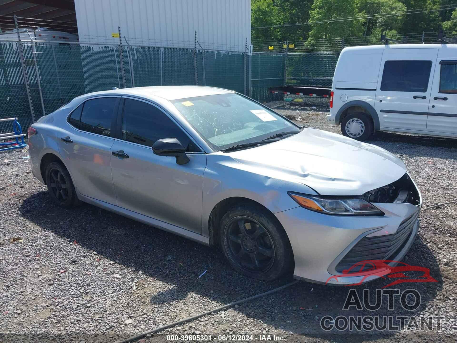 TOYOTA CAMRY 2022 - 4T1C11AK2NU629383