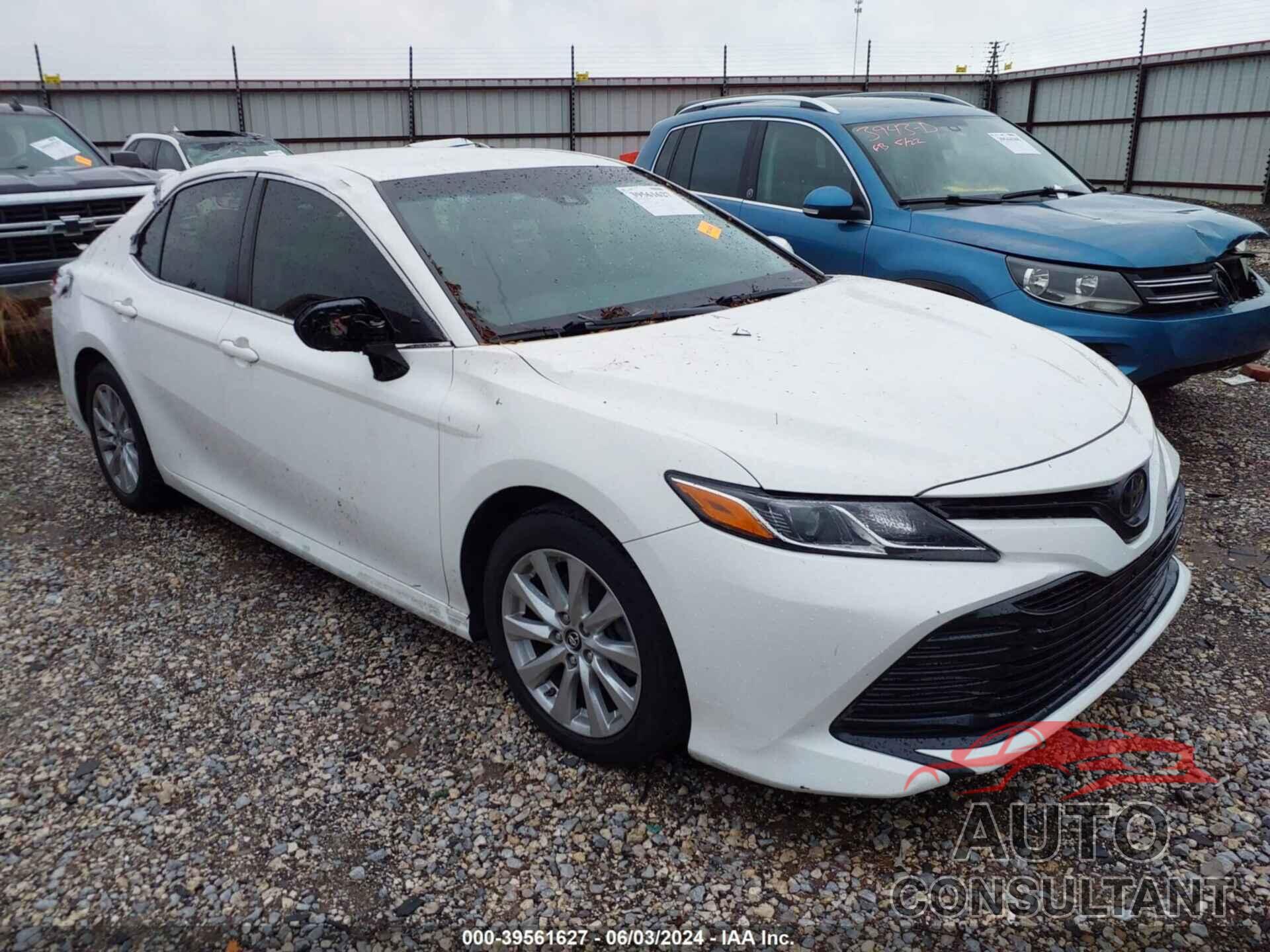 TOYOTA CAMRY 2018 - JTNB11HKXJ3032094