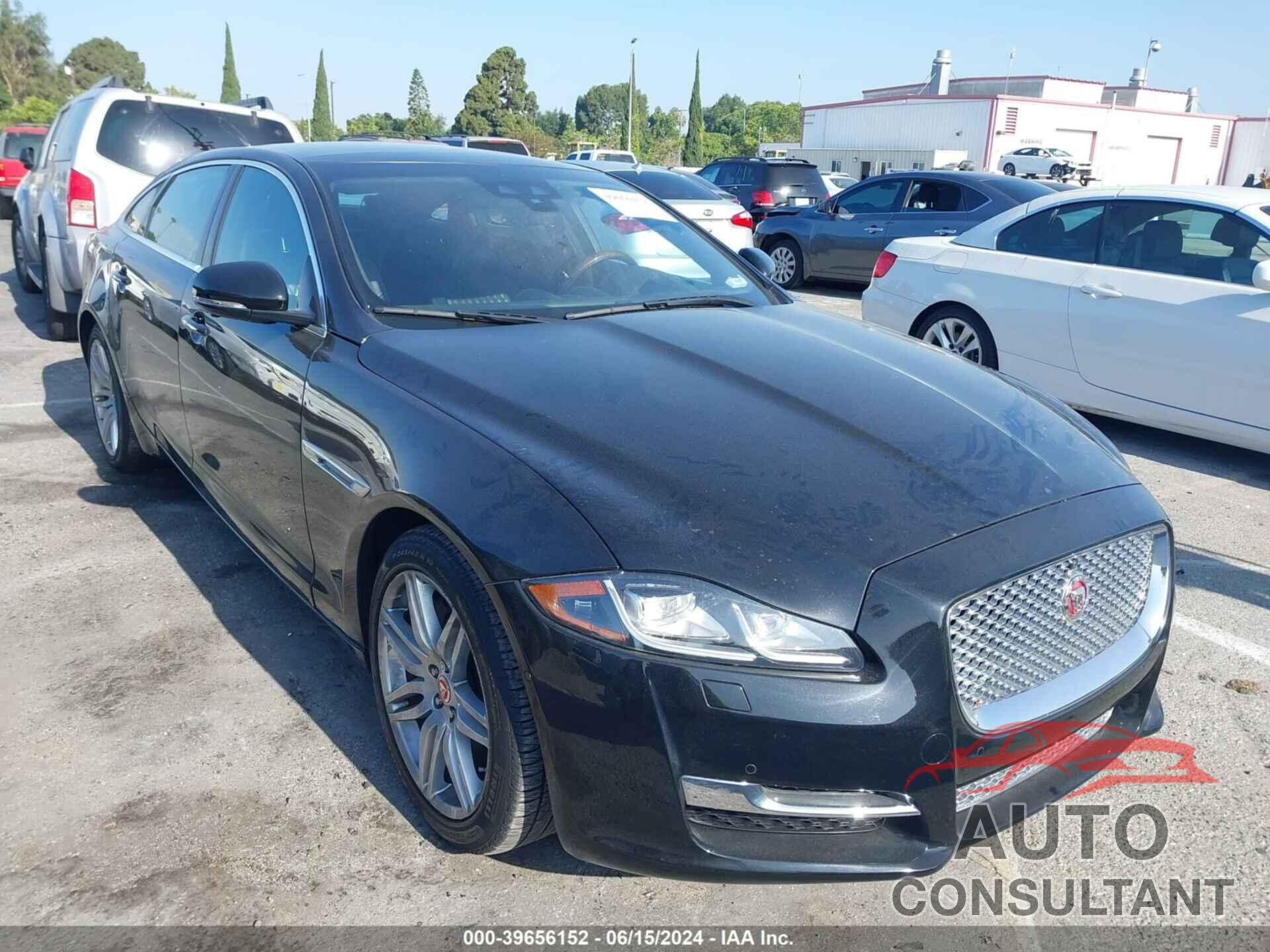 JAGUAR XJ 2018 - SAJWA2G7XJ8W17366