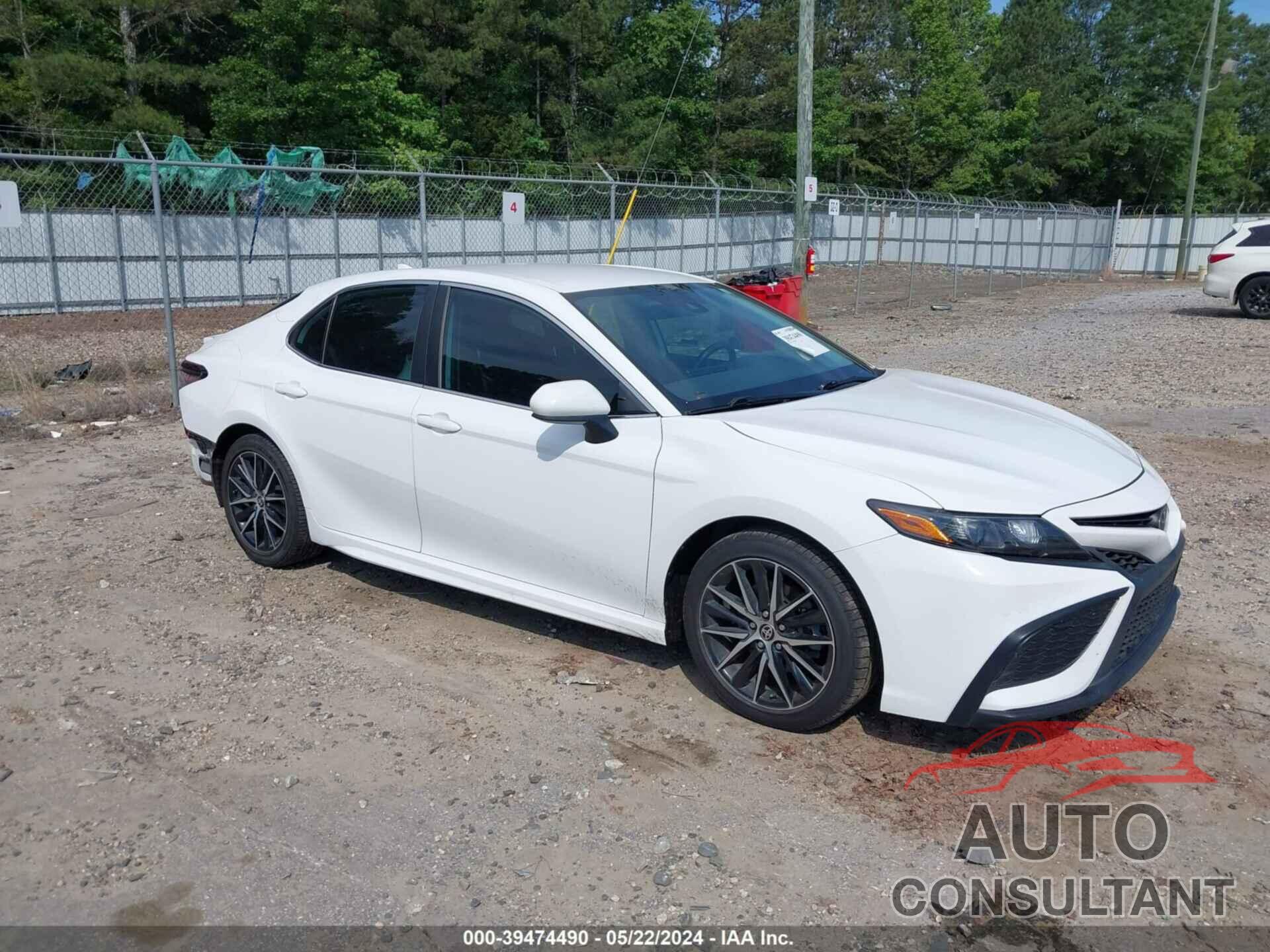 TOYOTA CAMRY 2021 - 4T1G11AK1MU562260