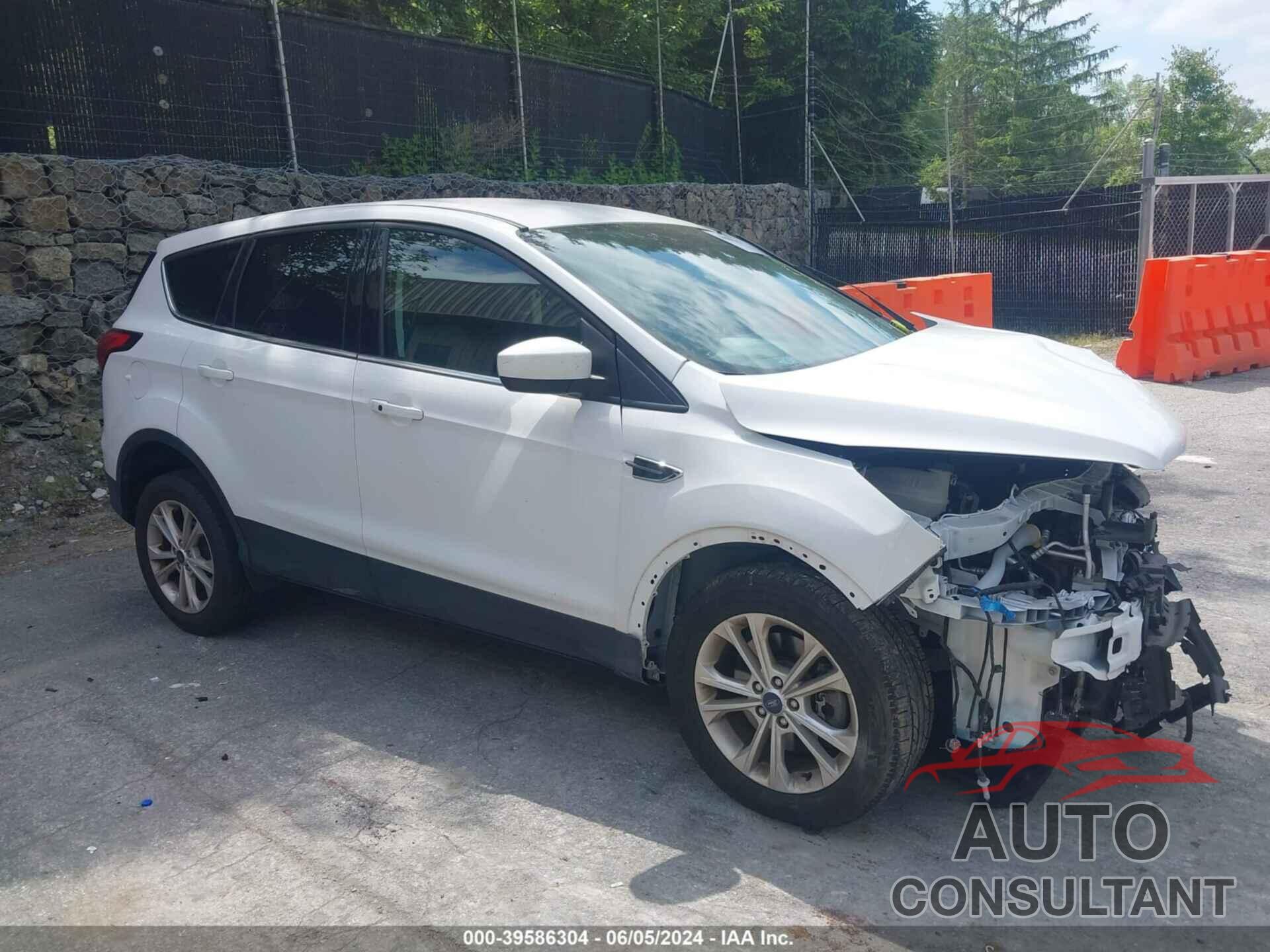 FORD ESCAPE 2019 - 1FMCU9GD5KUA57915