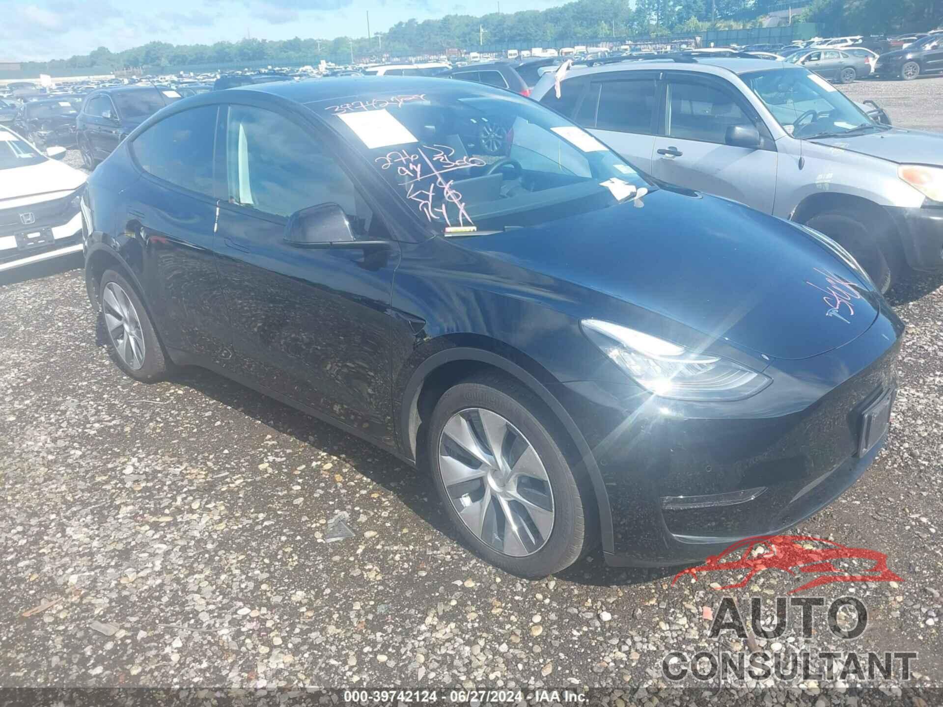 TESLA MODEL Y 2022 - 7SAYGDEE6NF437104