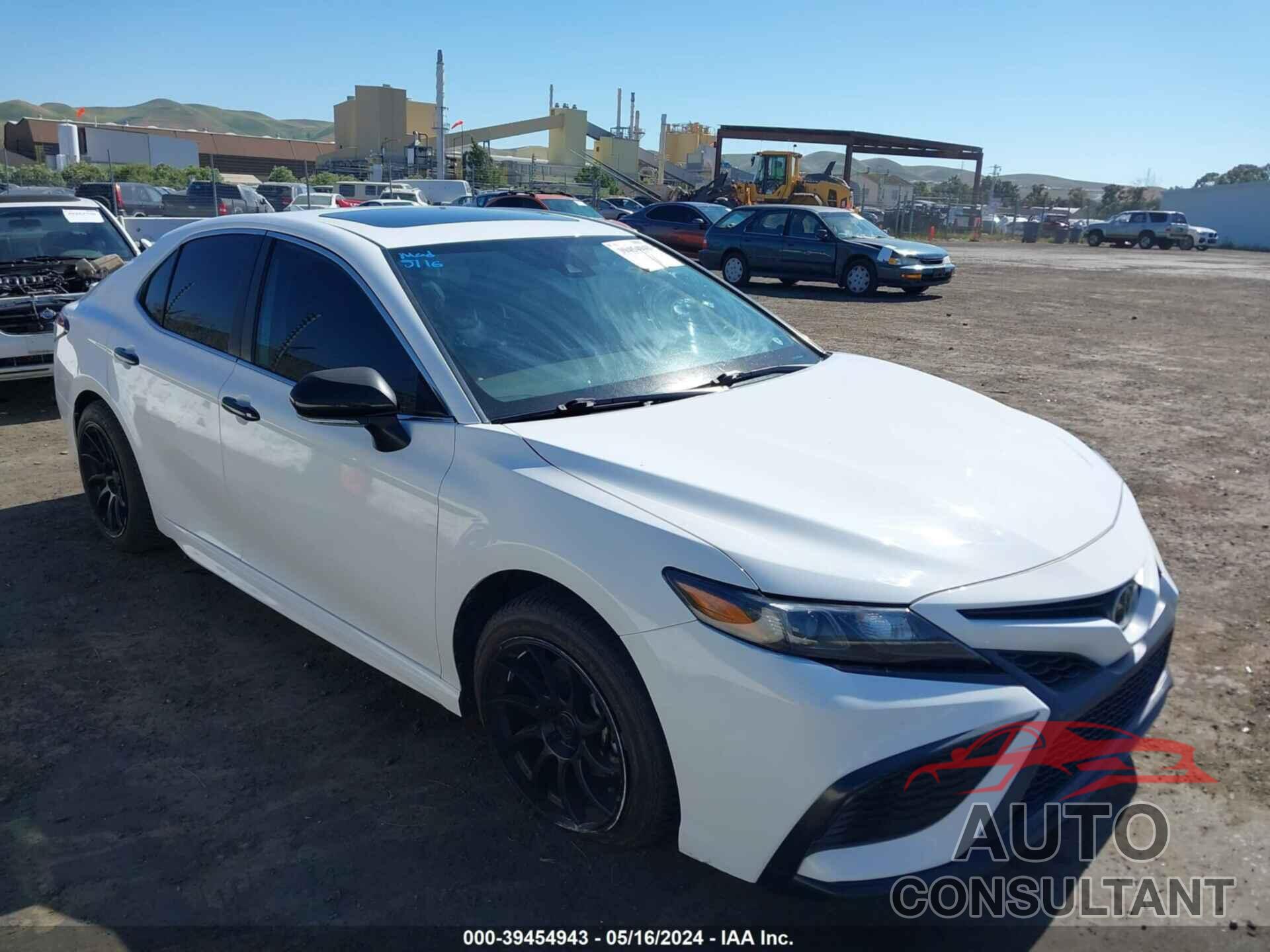 TOYOTA CAMRY 2022 - 4T1T11AK3NU641462