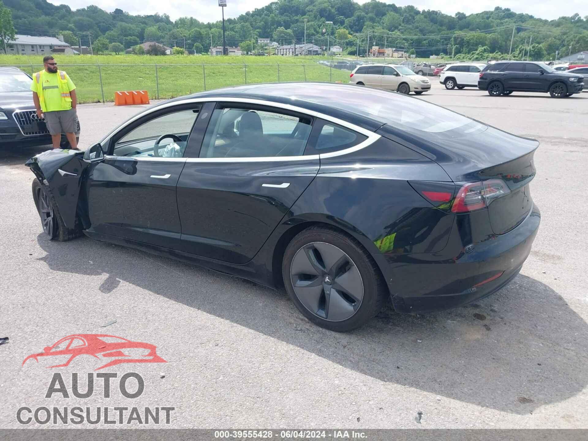 TESLA MODEL 3 2018 - 5YJ3E1EA0JF005854