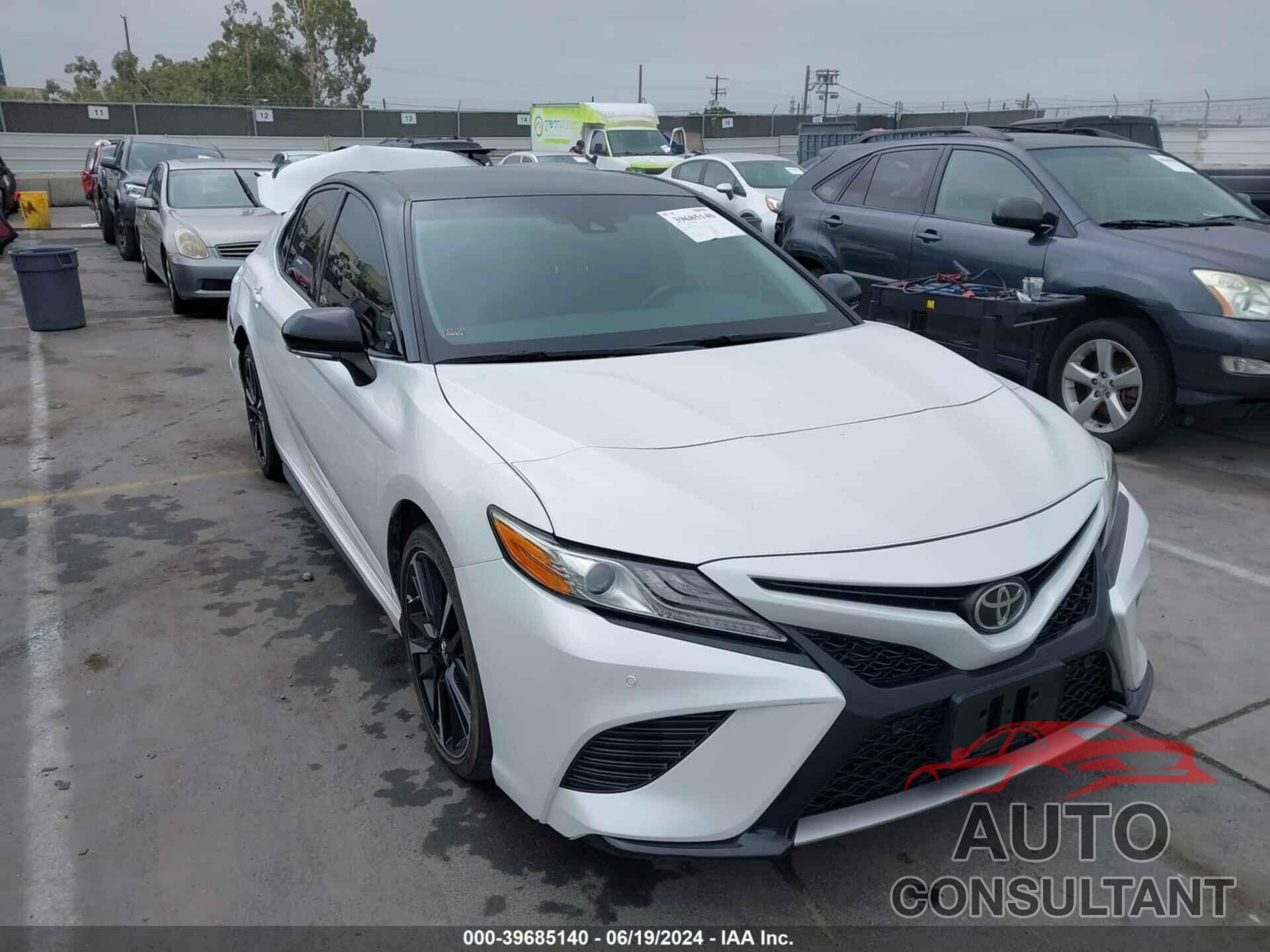 TOYOTA CAMRY 2018 - 4T1B61HK3JU103289
