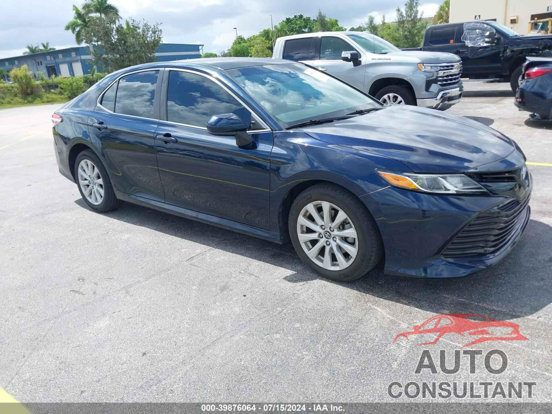 TOYOTA CAMRY 2018 - 4T1B11HK5JU636422