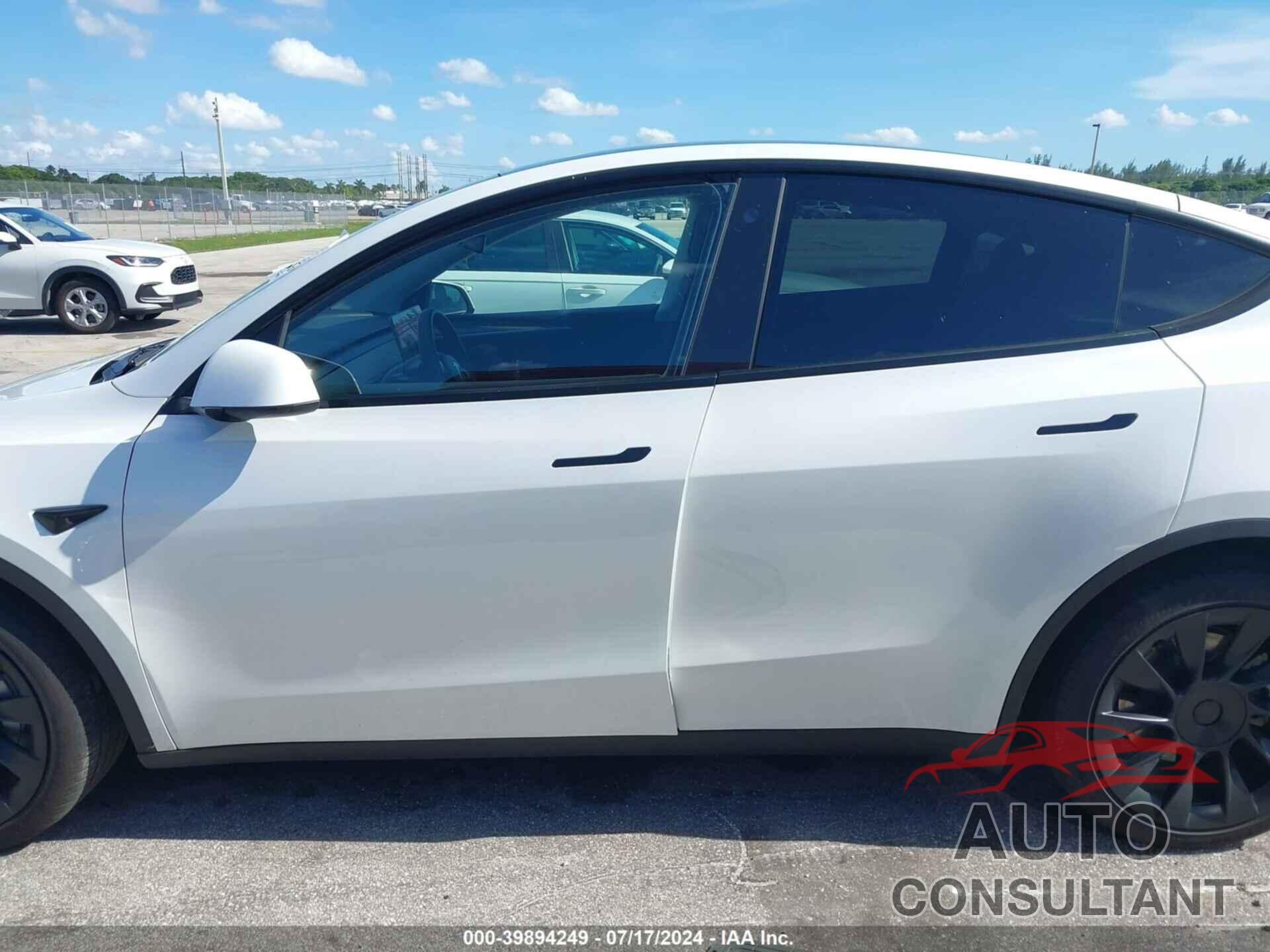 TESLA MODEL Y 2023 - 7SAYGDEE2PA110084