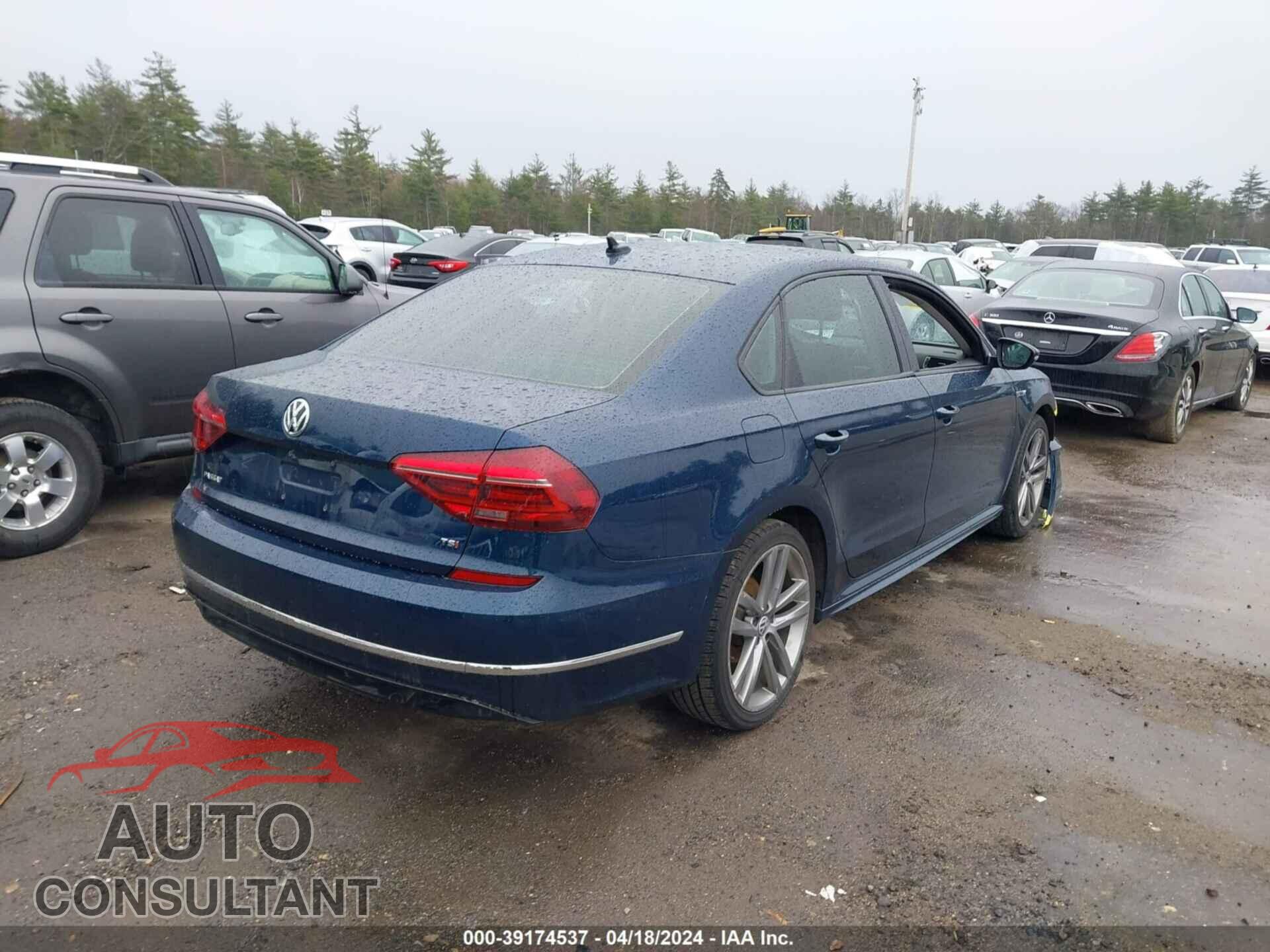 VOLKSWAGEN PASSAT 2018 - 1VWAA7A37JC044111