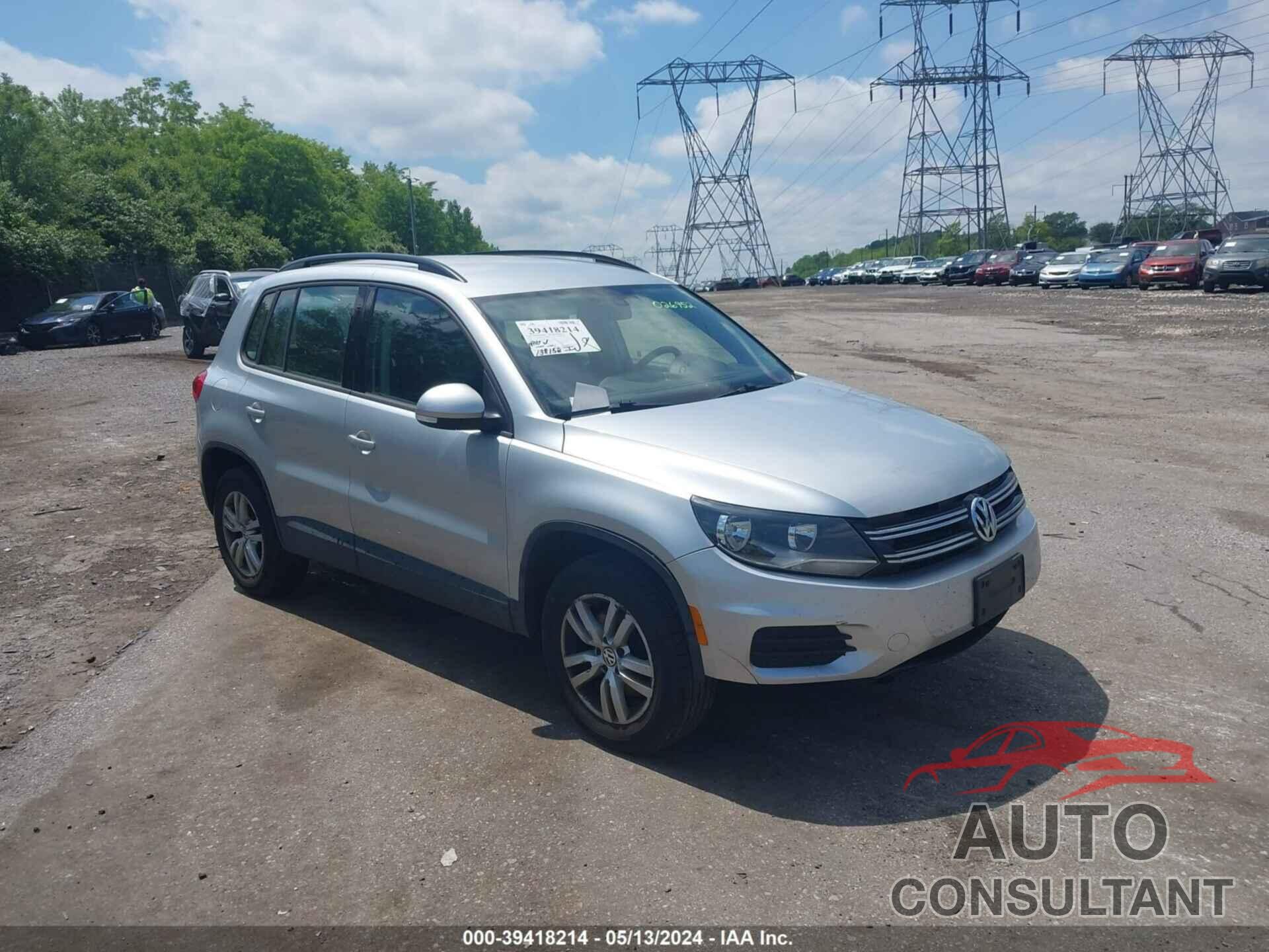 VOLKSWAGEN TIGUAN 2016 - WVGBV7AX5GW026952