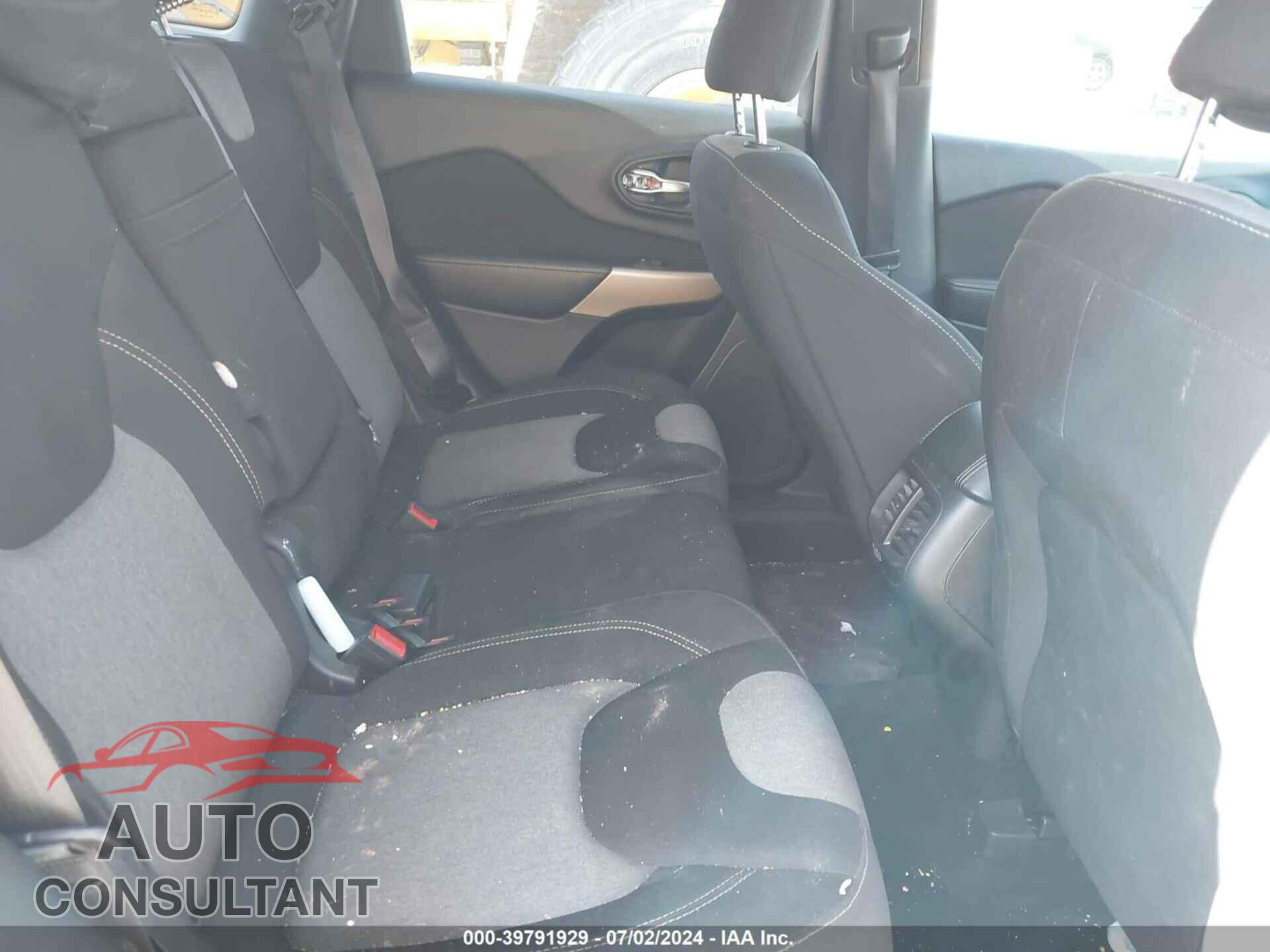 JEEP CHEROKEE 2018 - 1C4PJLCB6JD573473