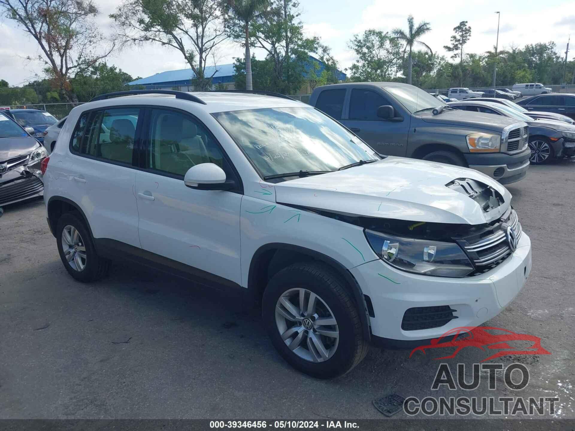 VOLKSWAGEN TIGUAN 2017 - WVGAV7AX6HK039746