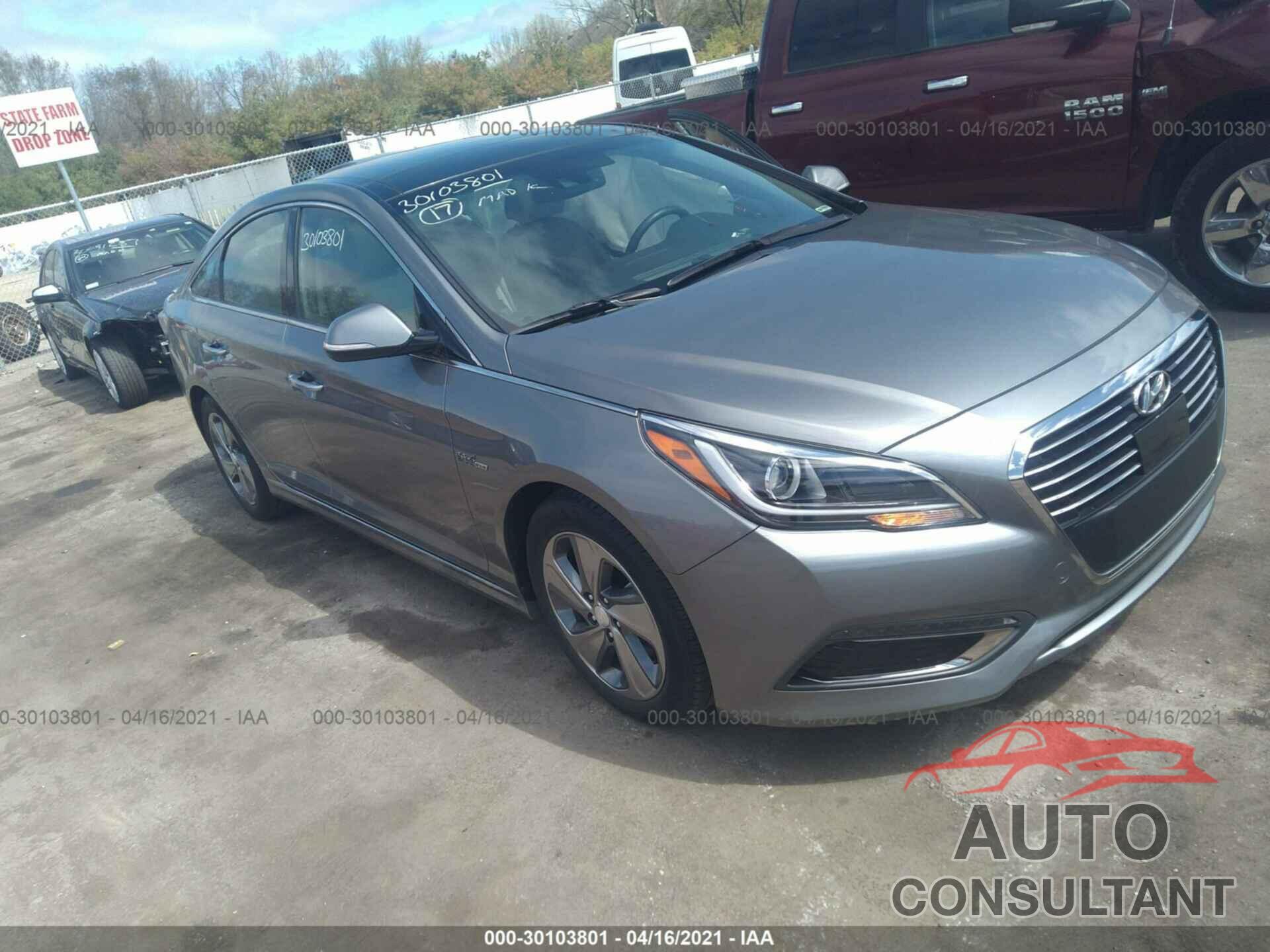 HYUNDAI SONATA HYBRID 2017 - KMHE34L18HA057329