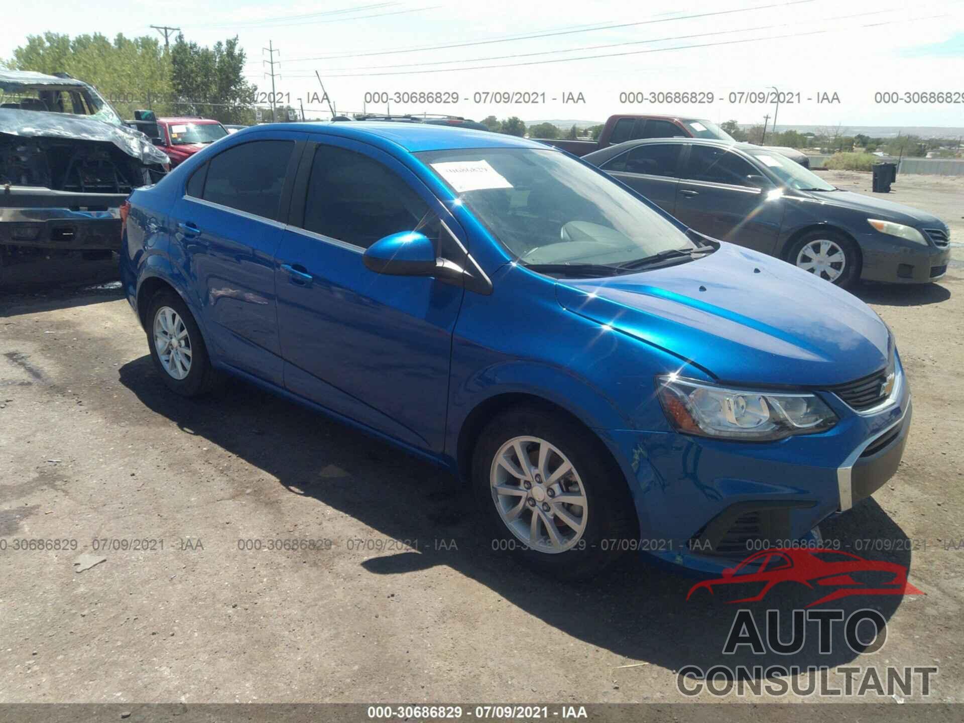 CHEVROLET SONIC 2018 - 1G1JD5SHXJ4137958