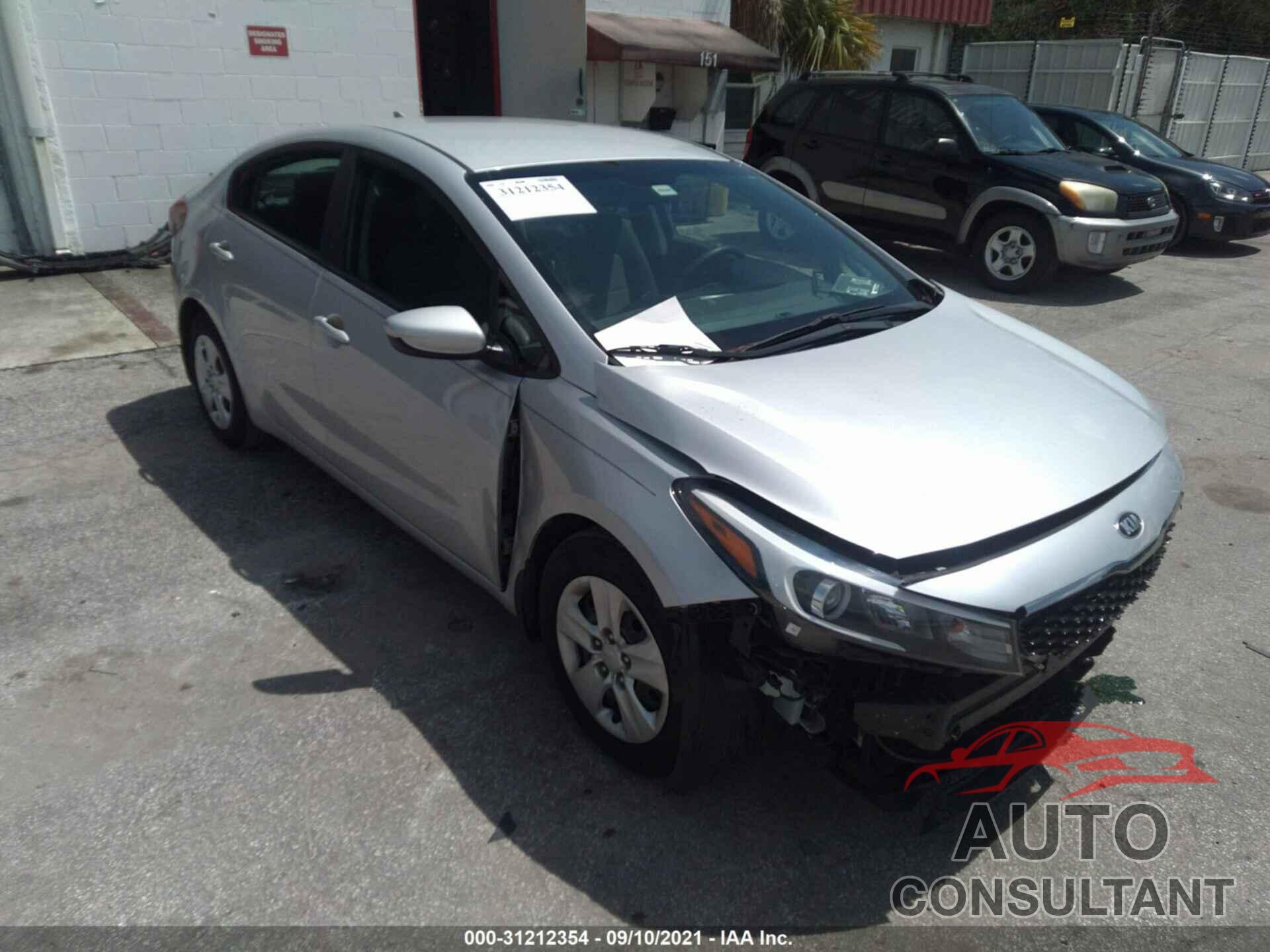 KIA FORTE 2018 - 3KPFK4A79JE180689