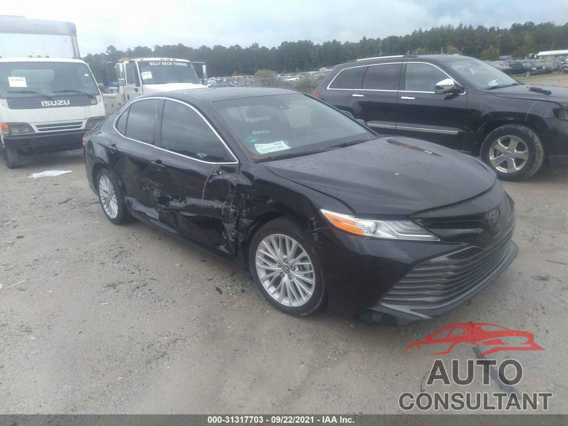 TOYOTA CAMRY 2018 - 4T1B11HK6JU105407