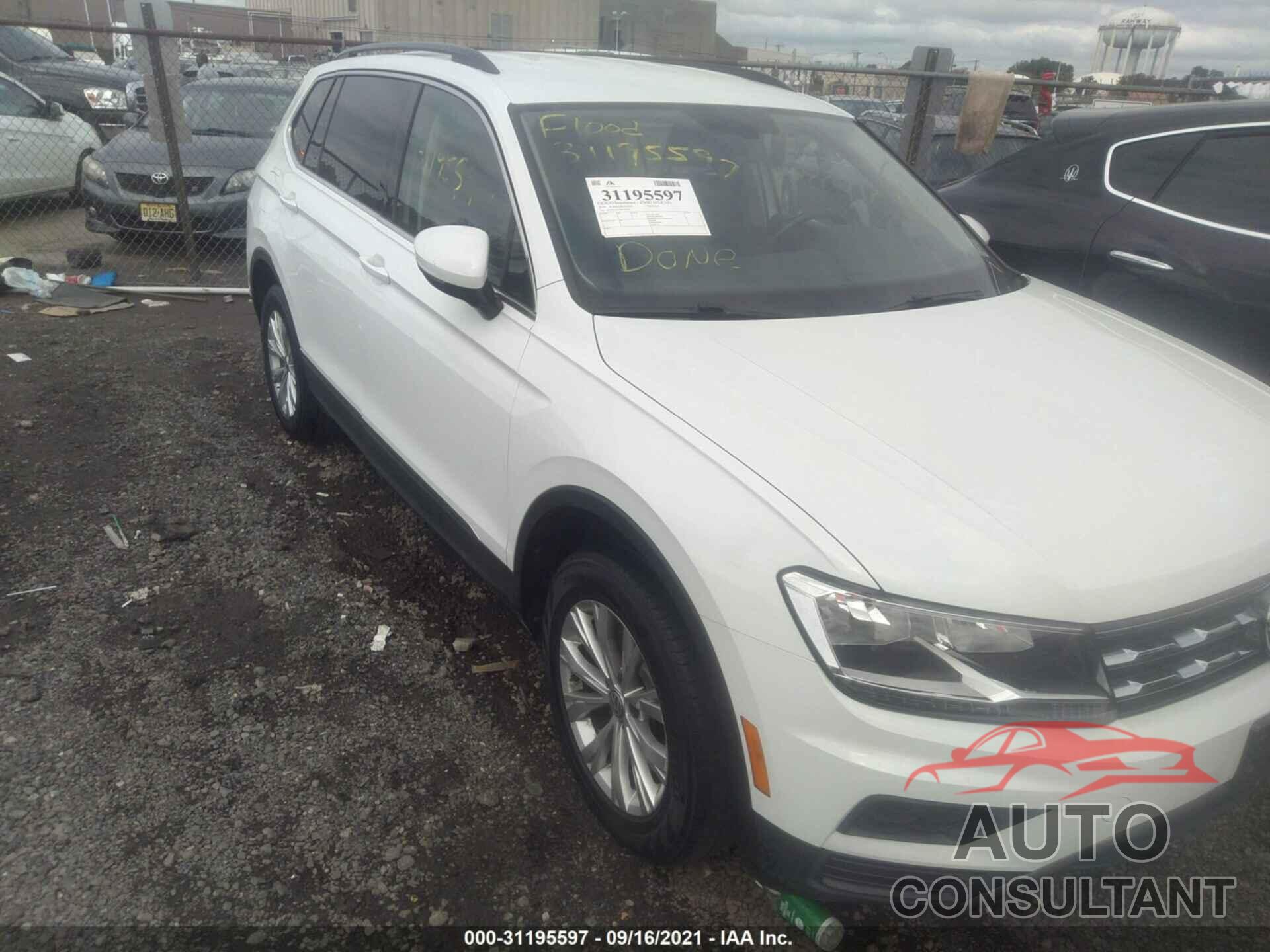 VOLKSWAGEN TIGUAN 2018 - 3VV2B7AX7JM154017