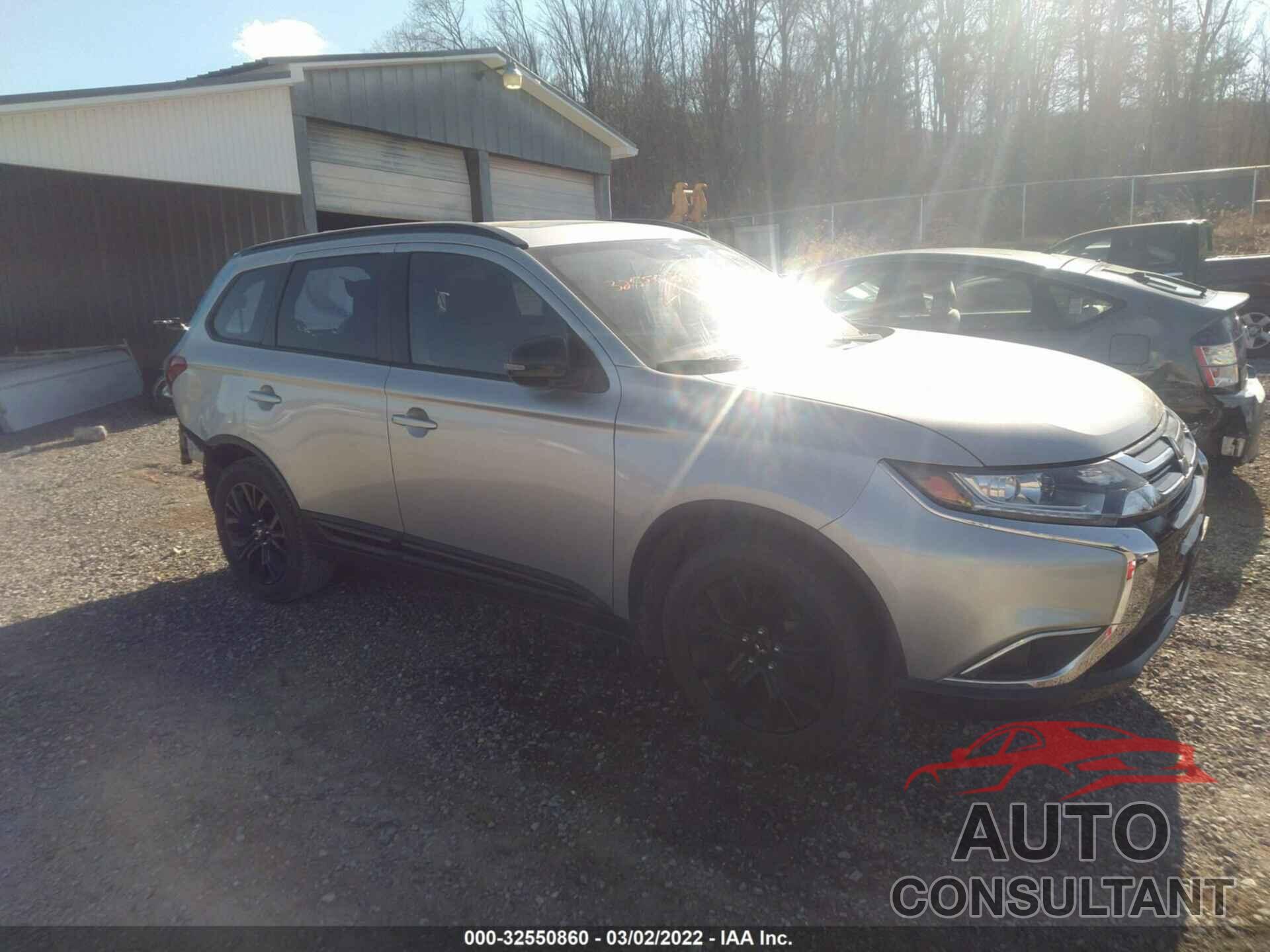 MITSUBISHI OUTLANDER 2018 - JA4AD3A36JZ019209