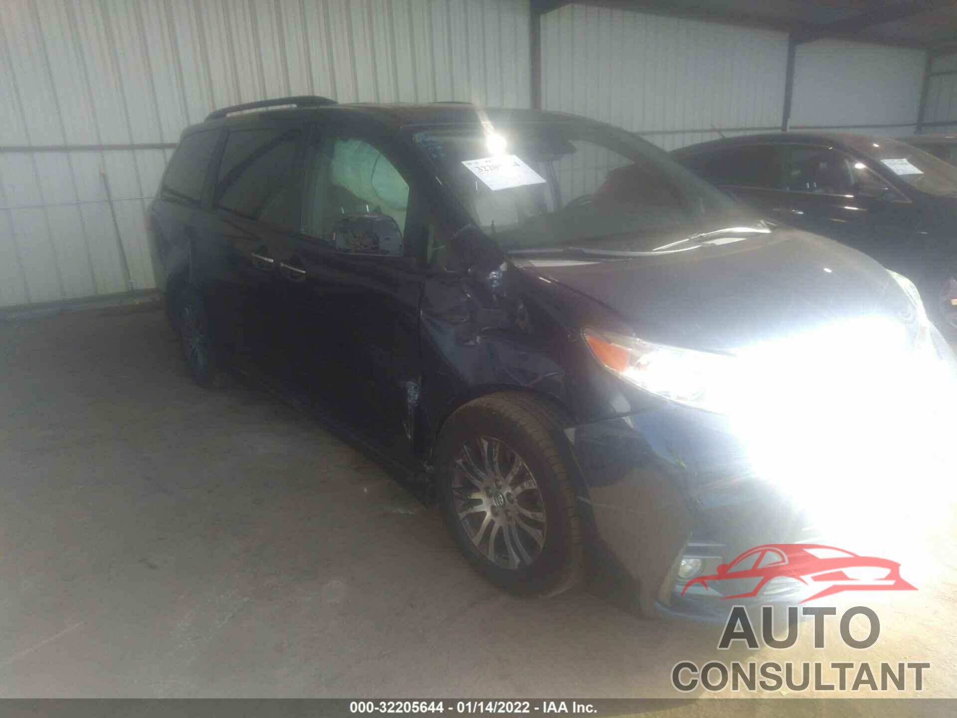 TOYOTA SIENNA 2018 - 5TDYZ3DC3JS915812