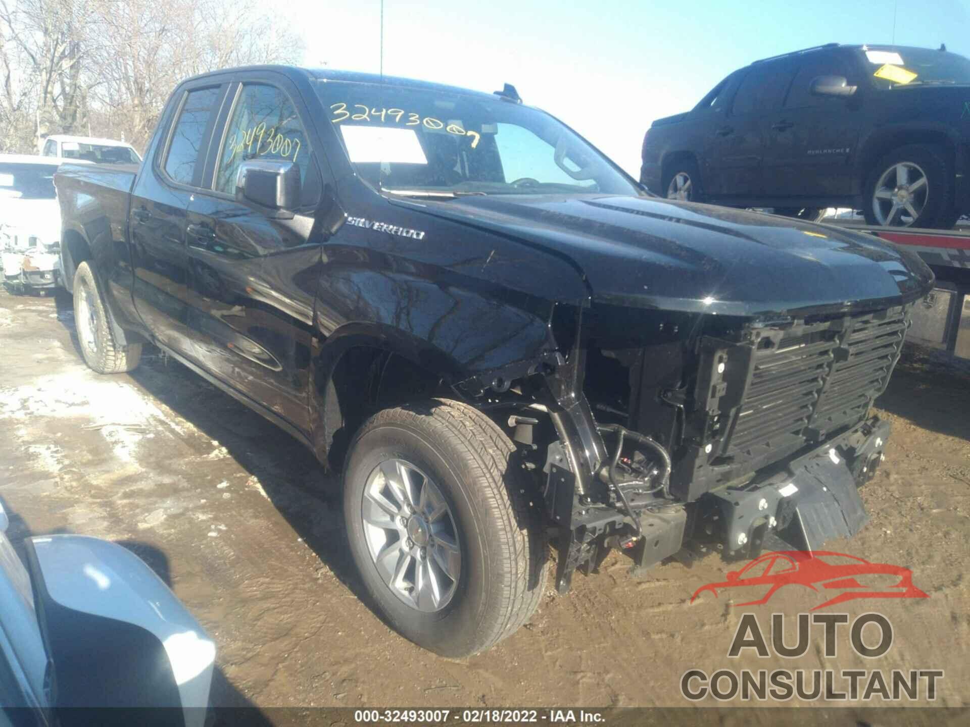 CHEVROLET SILVERADO 1500 2021 - 1GCRWCEK8MZ303630