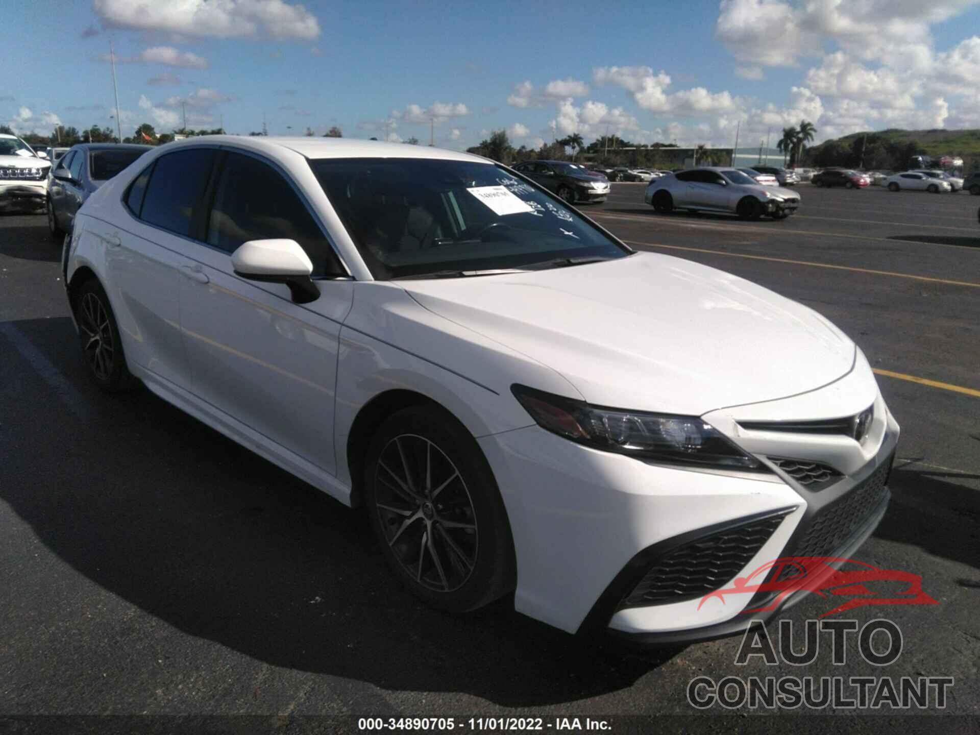 TOYOTA CAMRY 2021 - 4T1G11AK8MU449910