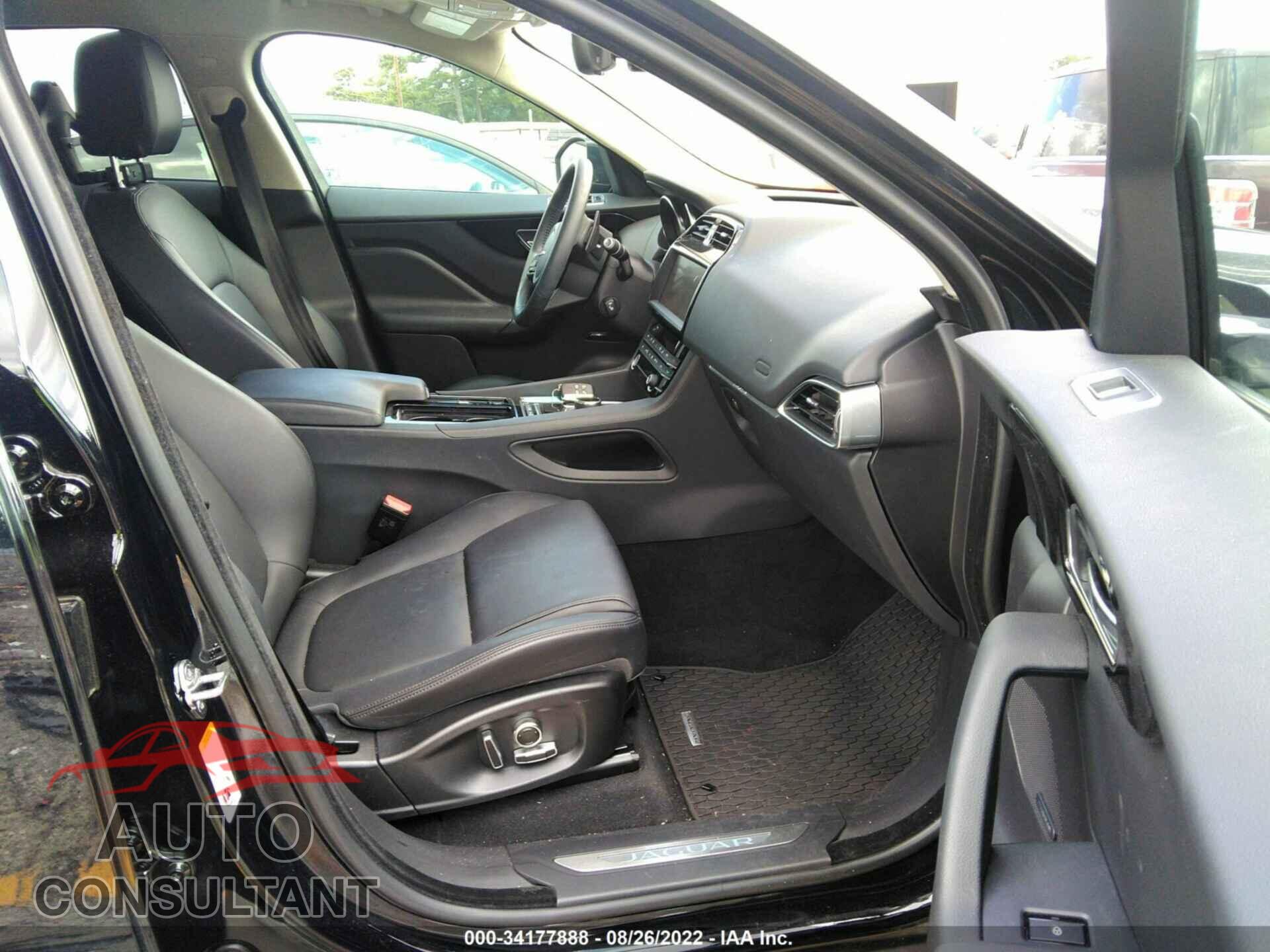 JAGUAR F-PACE 2020 - SADCJ2FX8LA643421