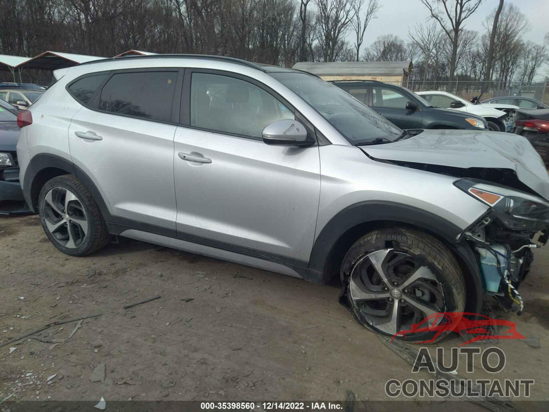 HYUNDAI TUCSON 2018 - KM8J33A27JU787239