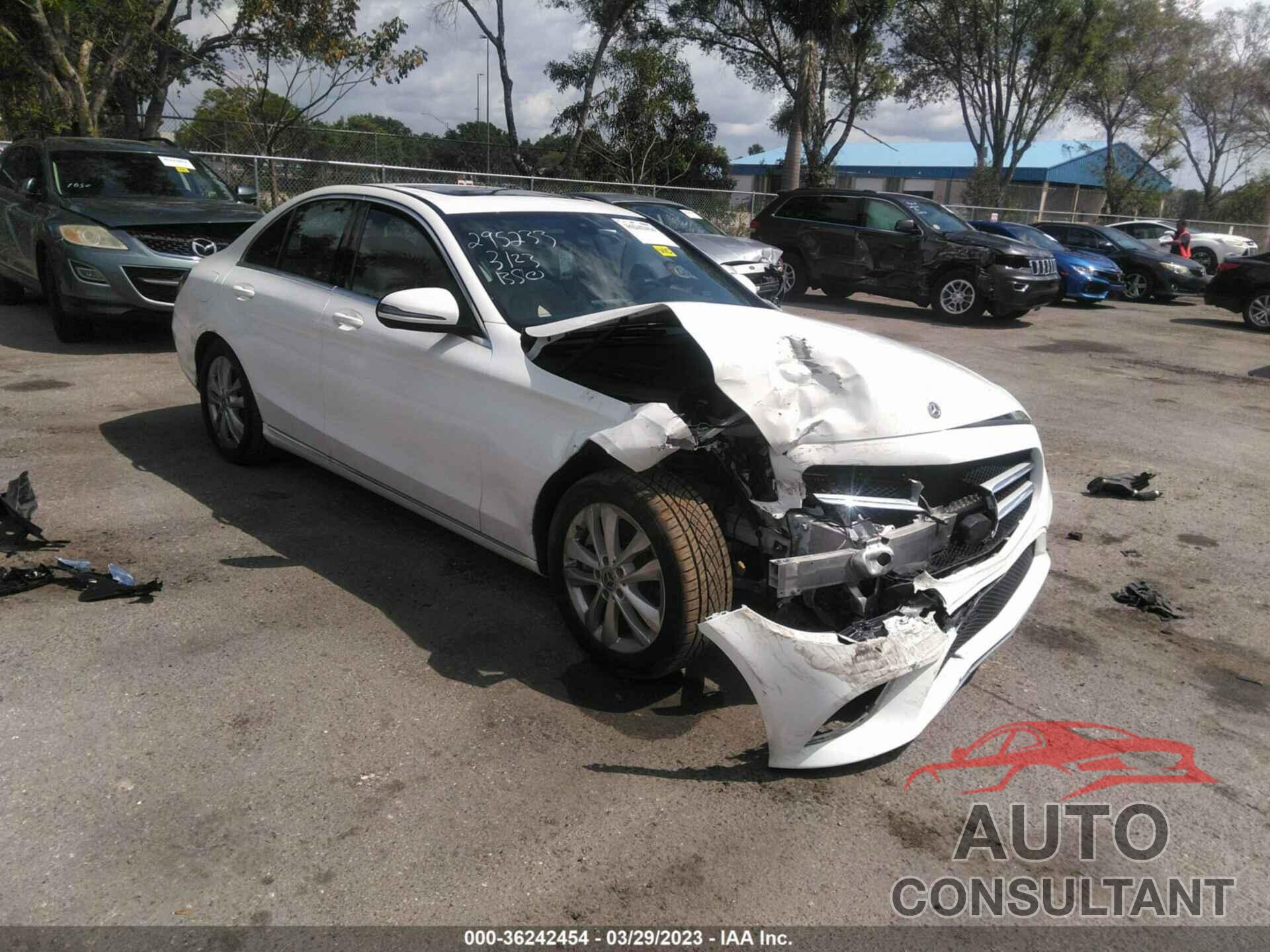 MERCEDES-BENZ C 300 2019 - 55SWF8DB7KU295233