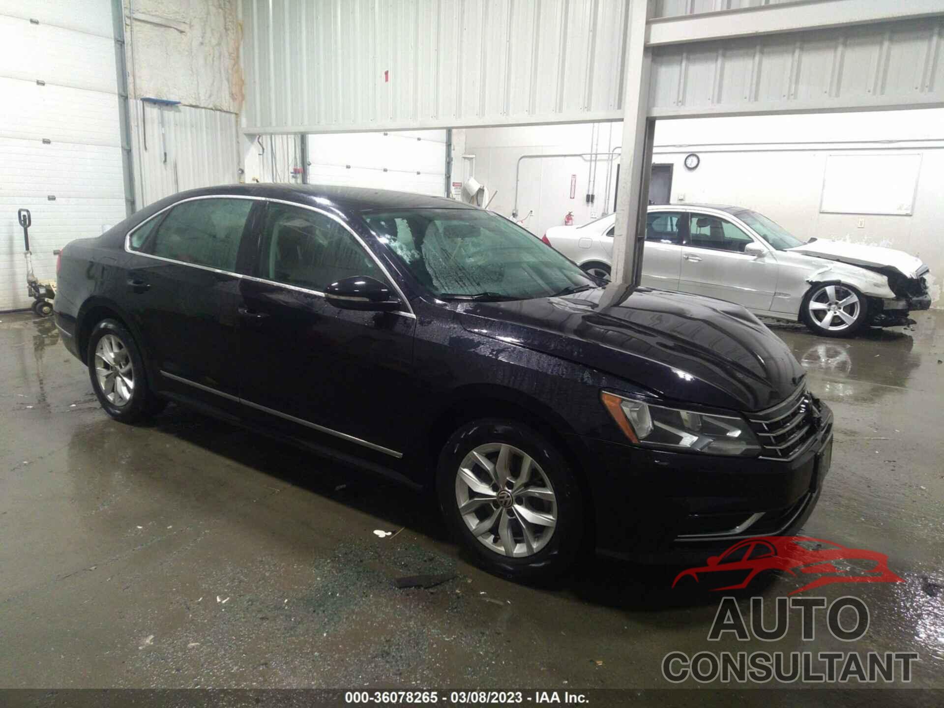 VOLKSWAGEN PASSAT 2017 - 1VWAT7A38HC006519