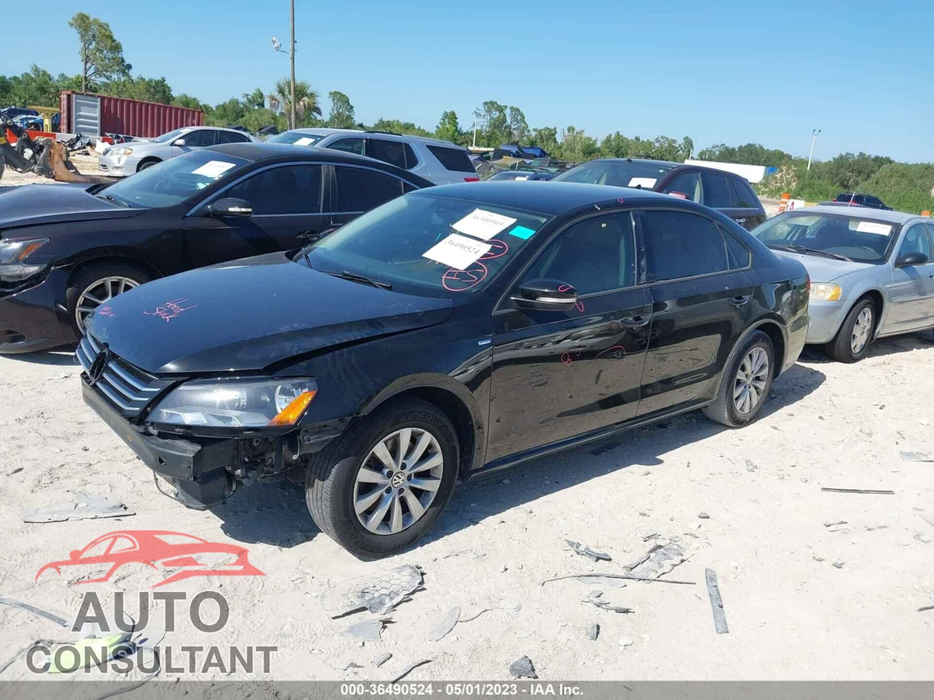 VOLKSWAGEN PASSAT 2015 - 1VWAS7A32FC055781