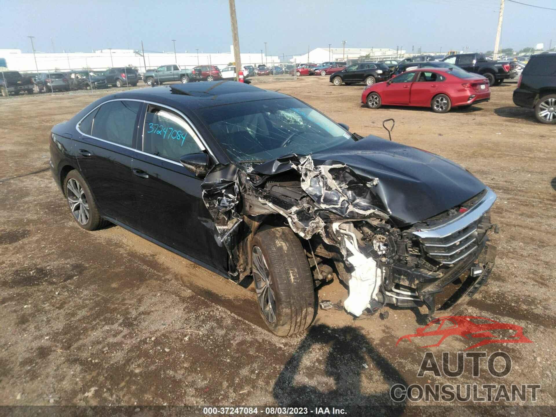 VOLKSWAGEN PASSAT 2021 - 1VWSA7A38MC009490