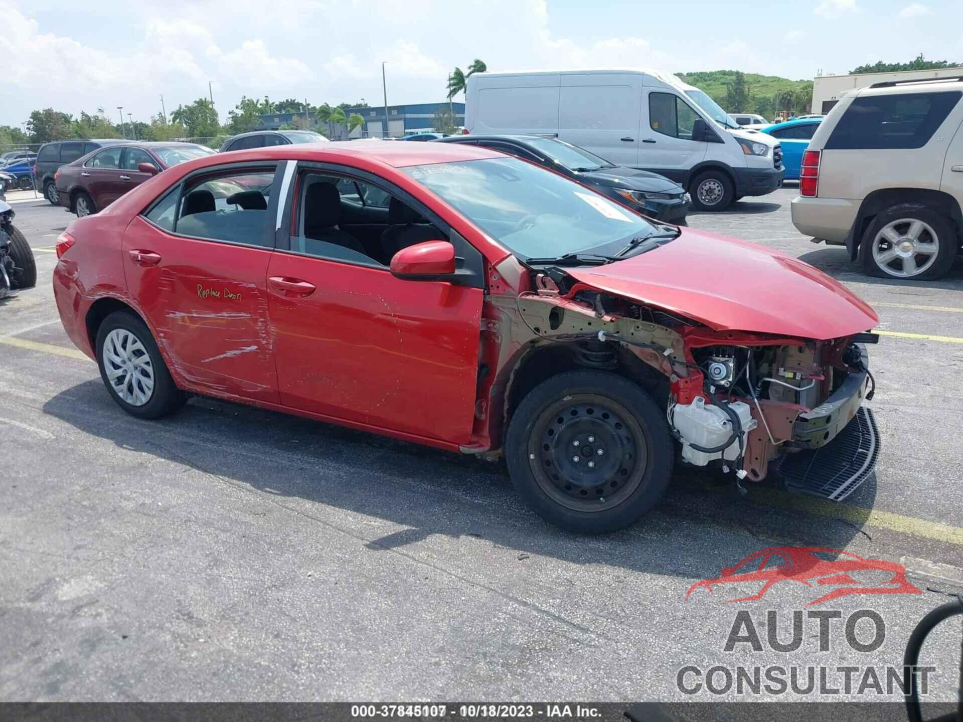 TOYOTA COROLLA 2018 - 5YFBURHEXJP841719