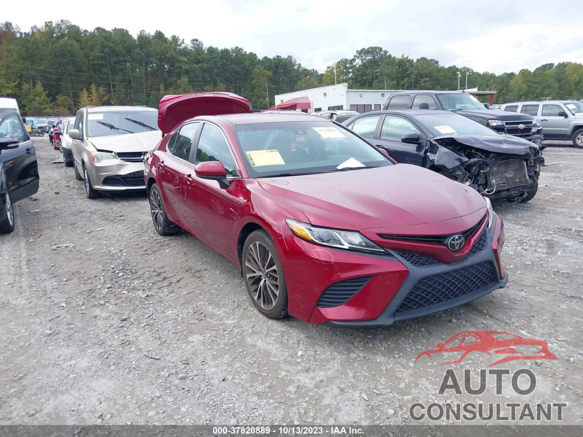 TOYOTA CAMRY 2018 - 4T1B11HK6JU601145
