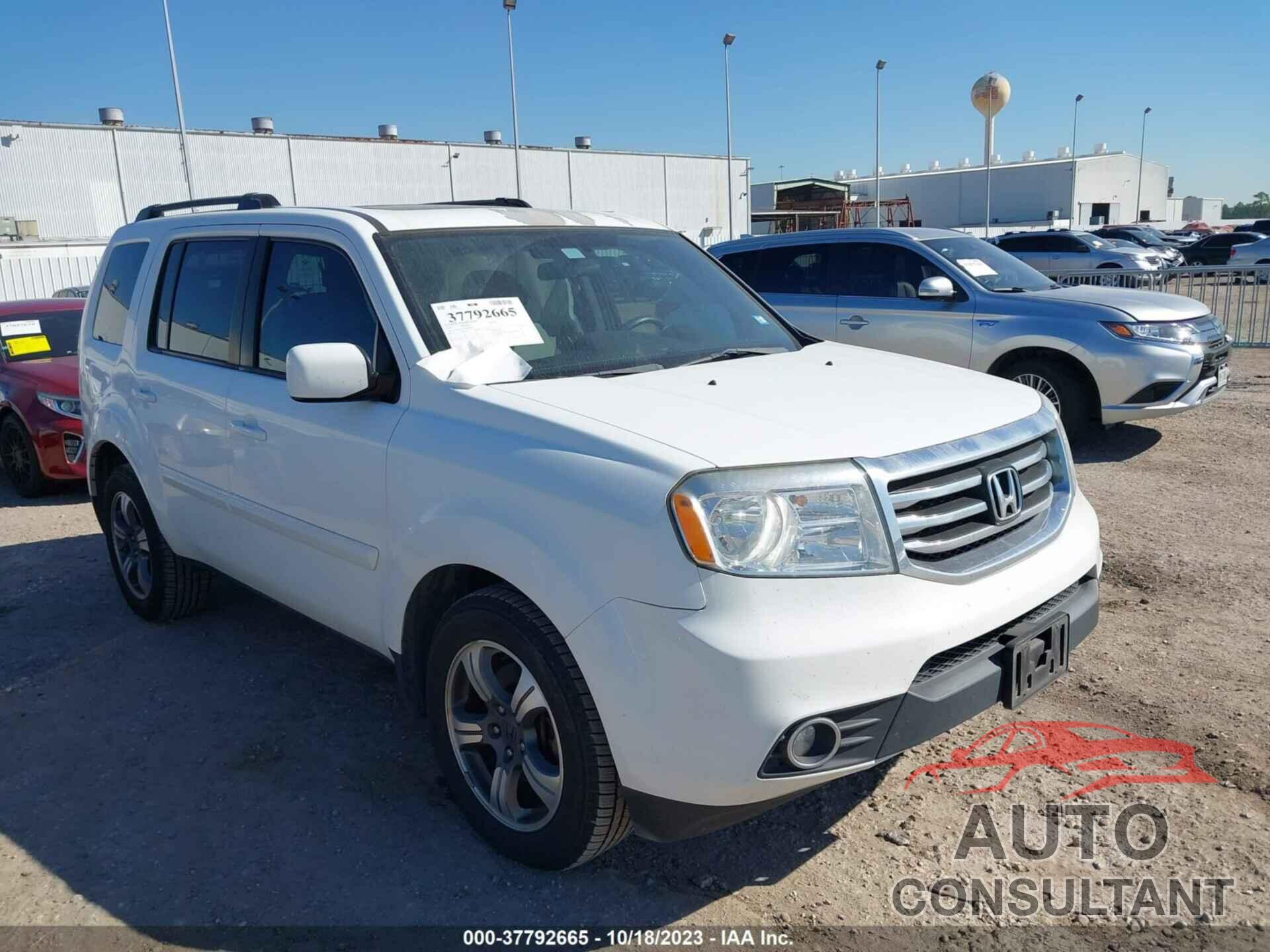 HONDA PILOT 2015 - 5FNYF3H33FB007844