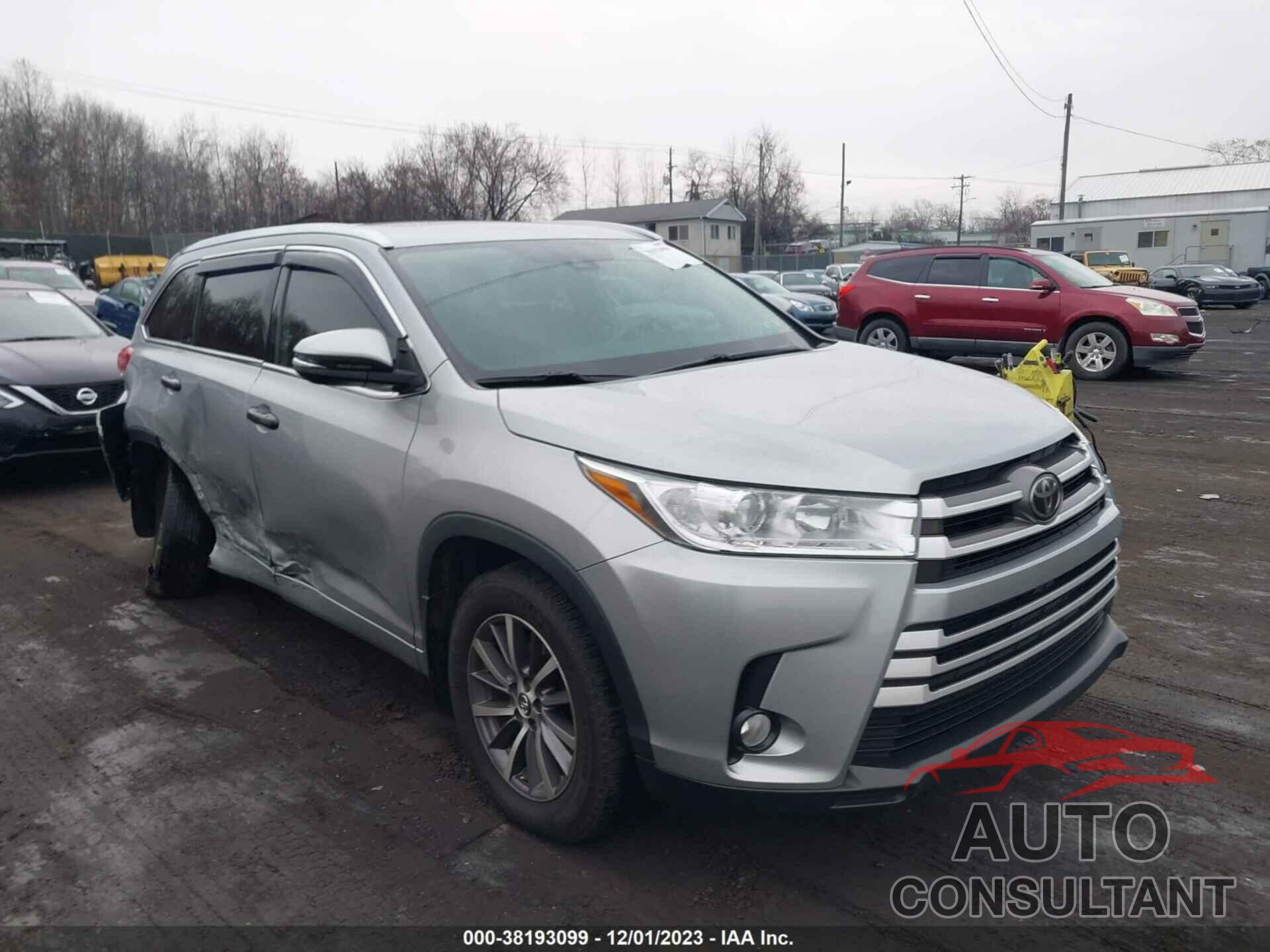 TOYOTA HIGHLANDER 2018 - 5TDJZRFH8JS837783