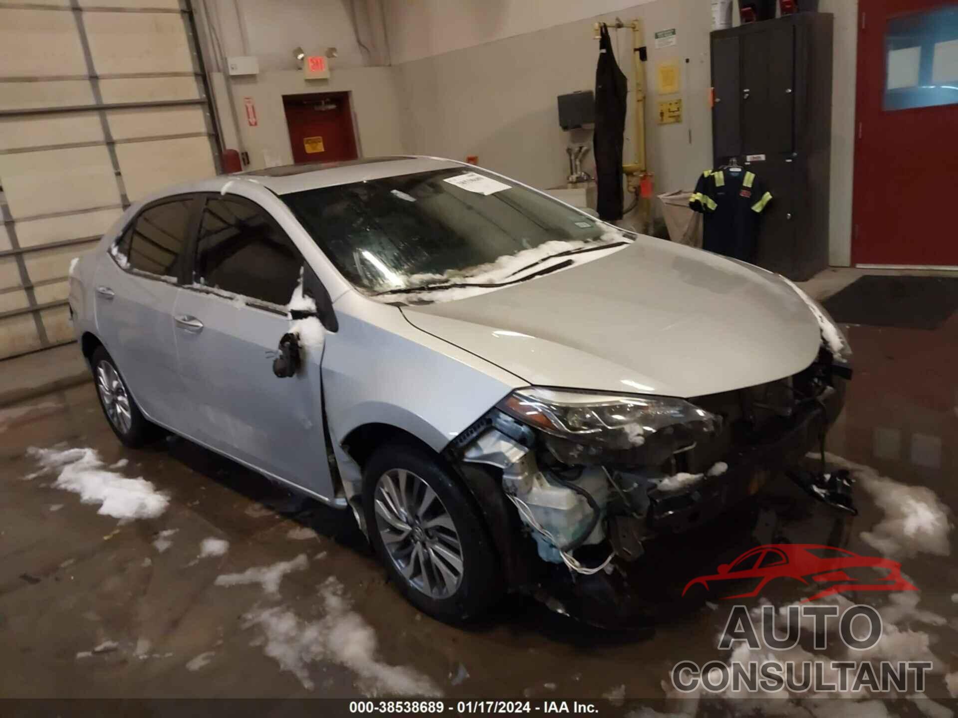 TOYOTA COROLLA 2018 - 5YFBURHE6JP806921