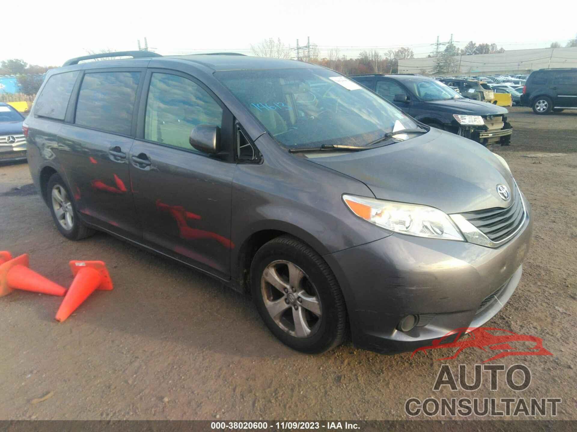 TOYOTA SIENNA 2015 - 5TDKK3DC9FS639699