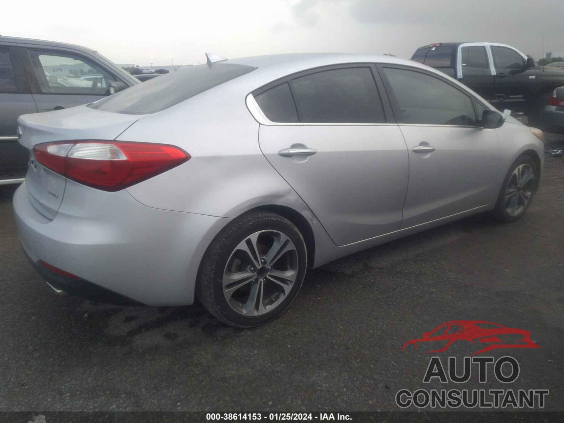 KIA FORTE 2016 - KNAFX4A83G5598158