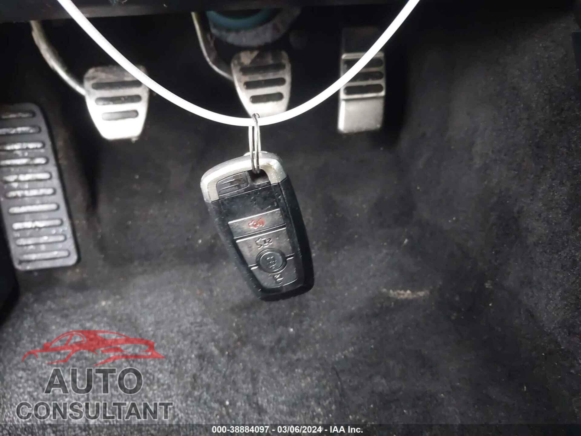 FORD MUSTANG 2018 - 1FA6P8CF3J5121796