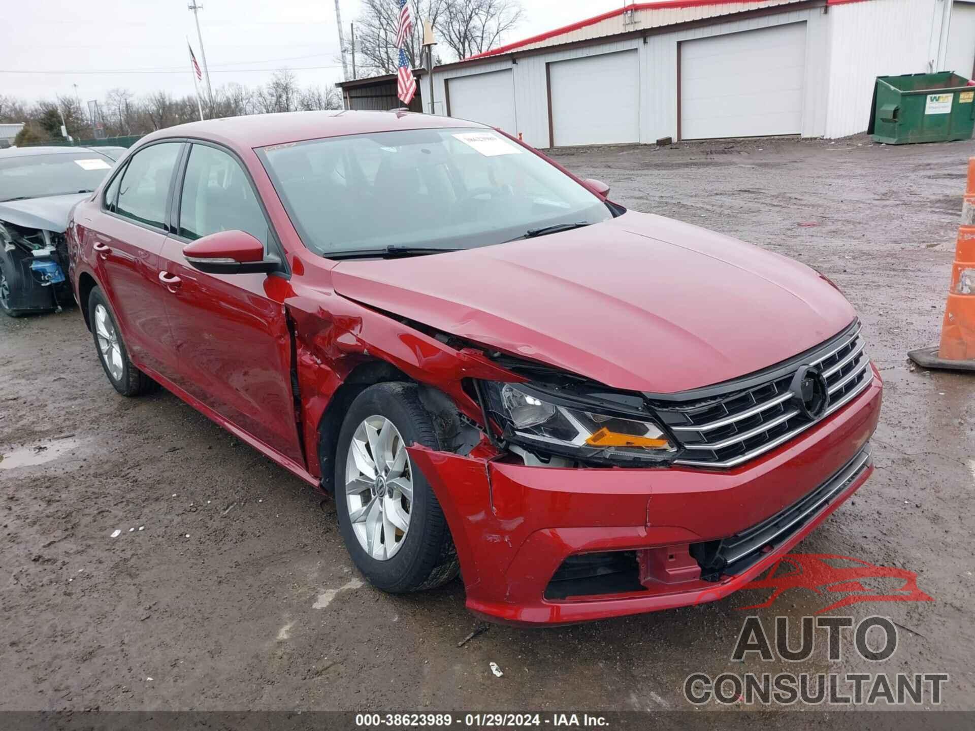 VOLKSWAGEN PASSAT 2018 - 1VWAA7A32JC045991