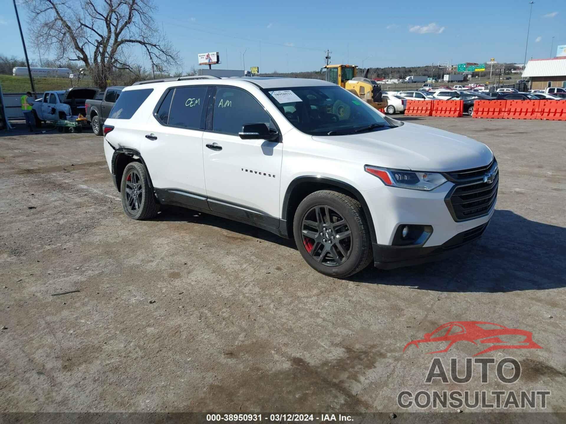 CHEVROLET TRAVERSE 2018 - 1GNERKKW7JJ128120