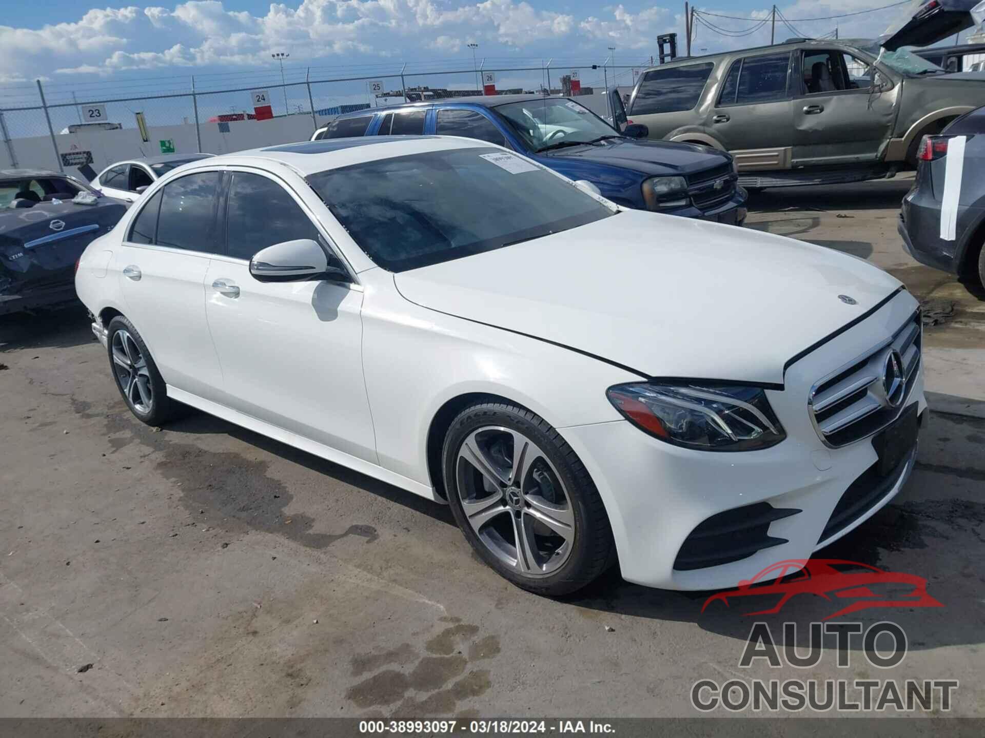 MERCEDES-BENZ E 300 2019 - WDDZF4JB0KA514902