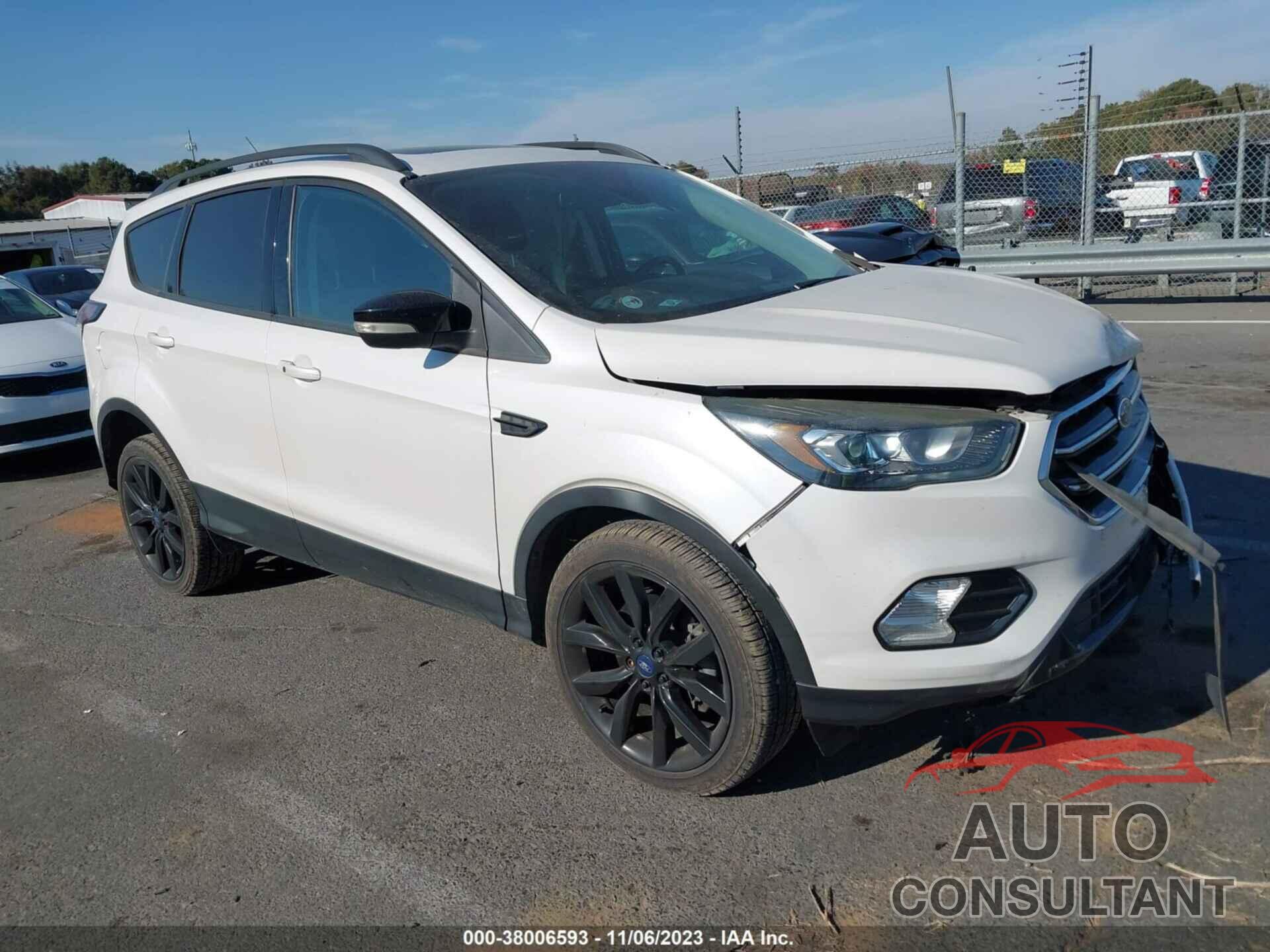 FORD ESCAPE 2017 - 1FMCU9J96HUB74576