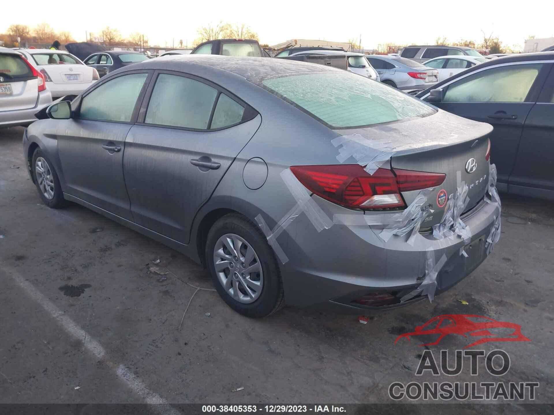 HYUNDAI ELANTRA 2019 - KMHD74LFXKU815155