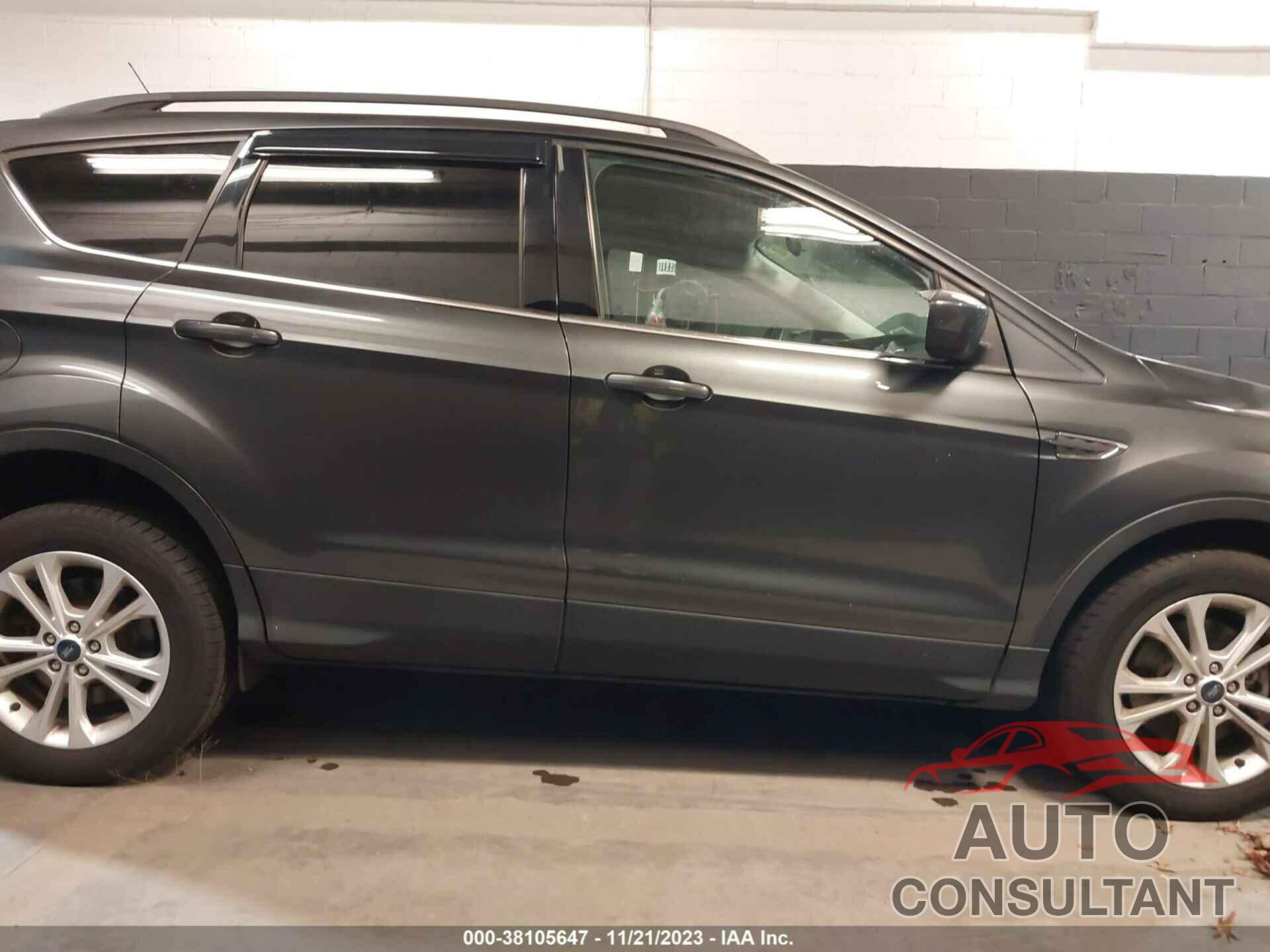 FORD ESCAPE 2018 - 1FMCU9HD0JUD12287