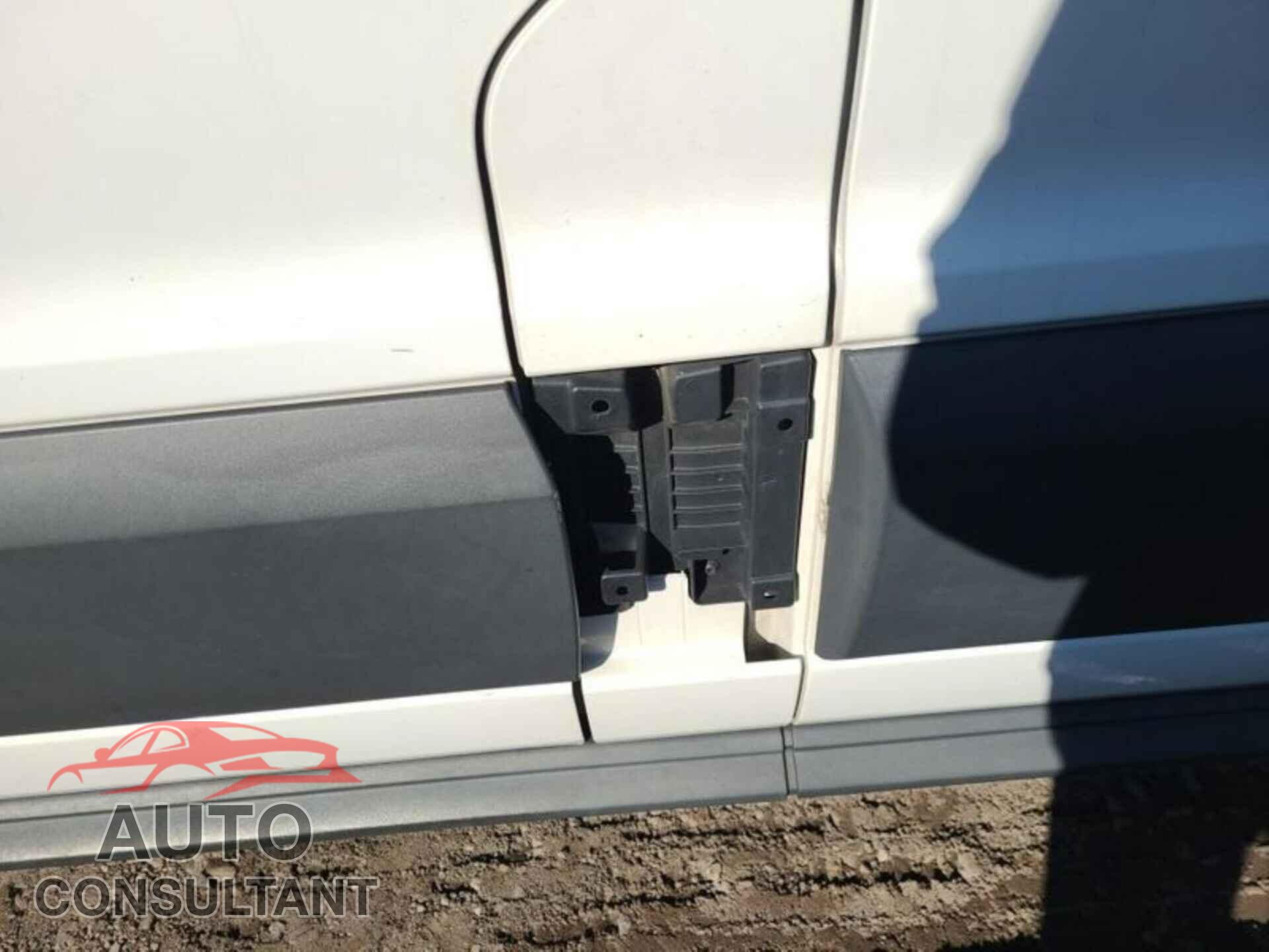 FORD TRANSIT 2018 - 1FTYE1ZM6JKB51995