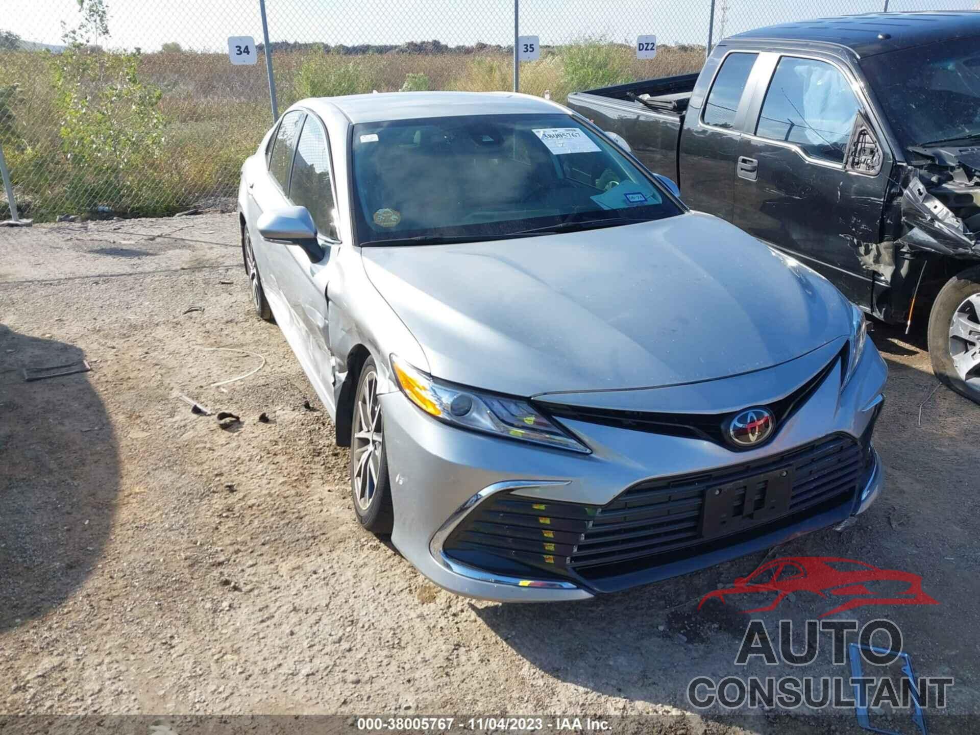 TOYOTA CAMRY 2021 - 4T1F11AK4MU482625