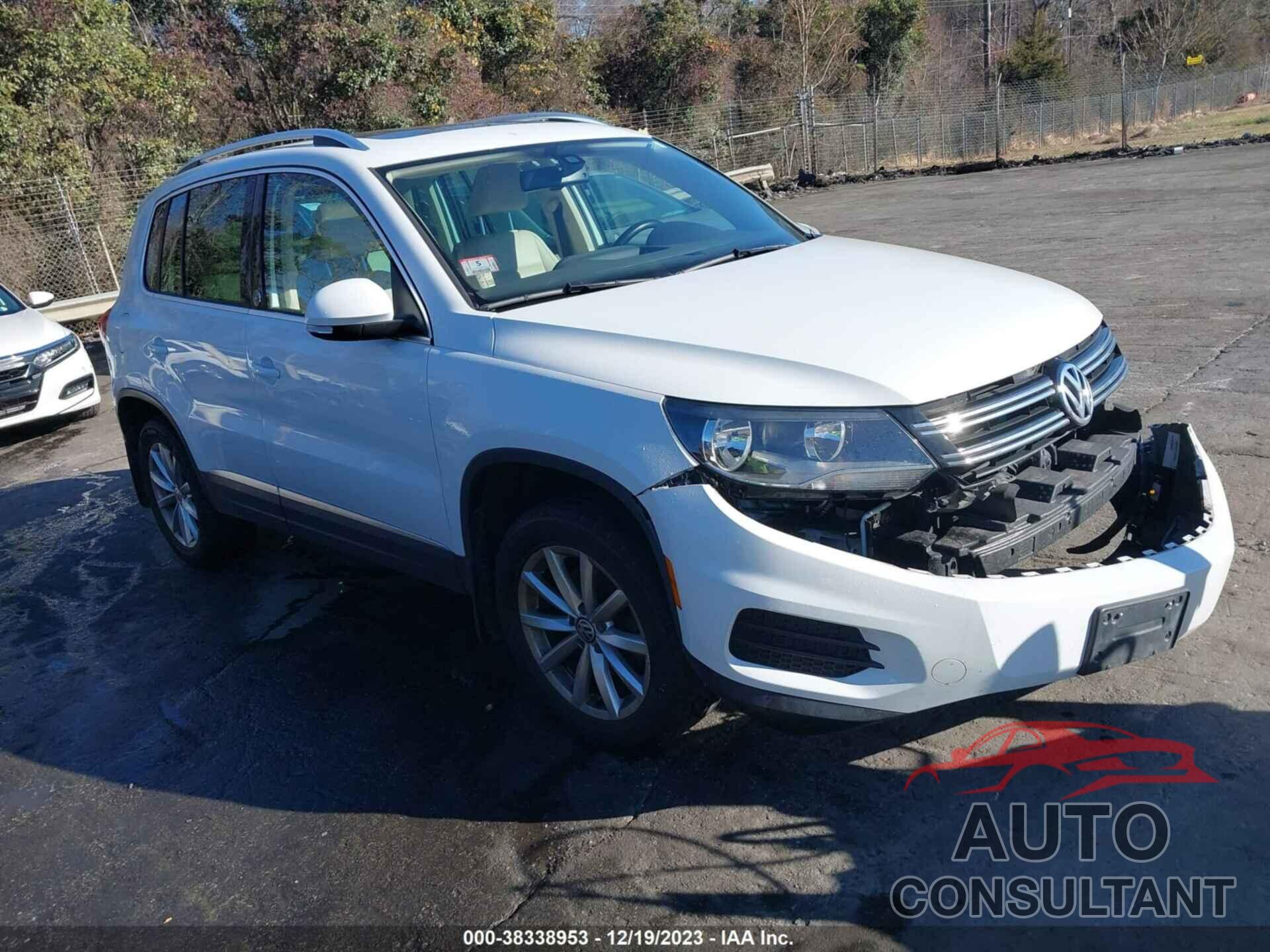 VOLKSWAGEN TIGUAN 2017 - WVGSV7AX4HK031293