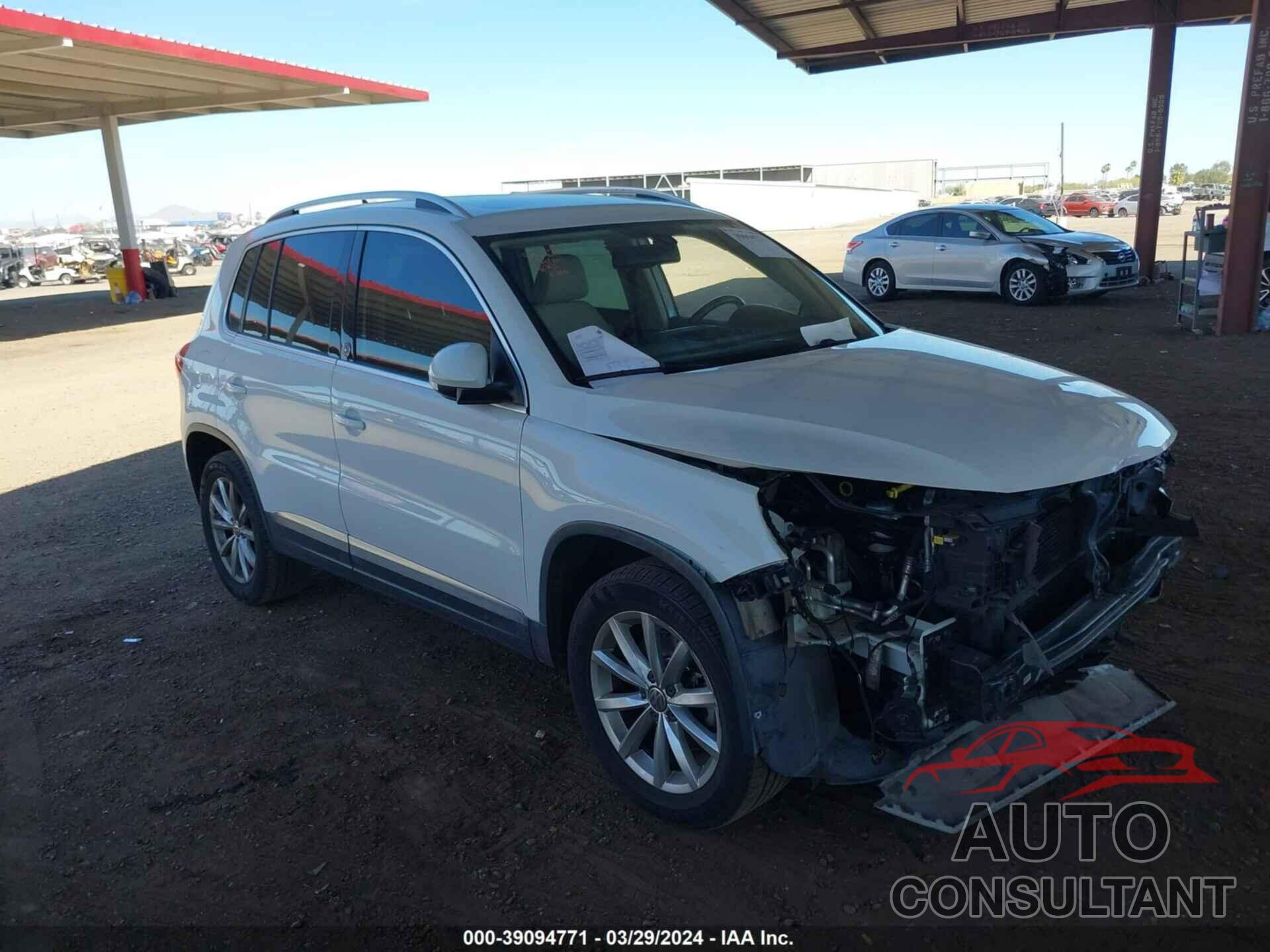 VOLKSWAGEN TIGUAN 2017 - WVGRV7AX9HK003780